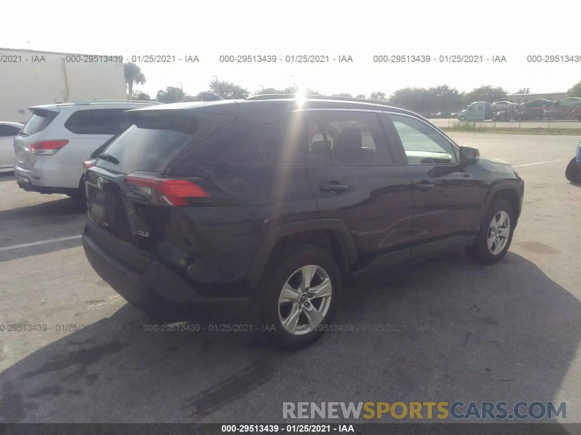 4 Photograph of a damaged car 2T3W1RFV6LC045878 TOYOTA RAV4 2020