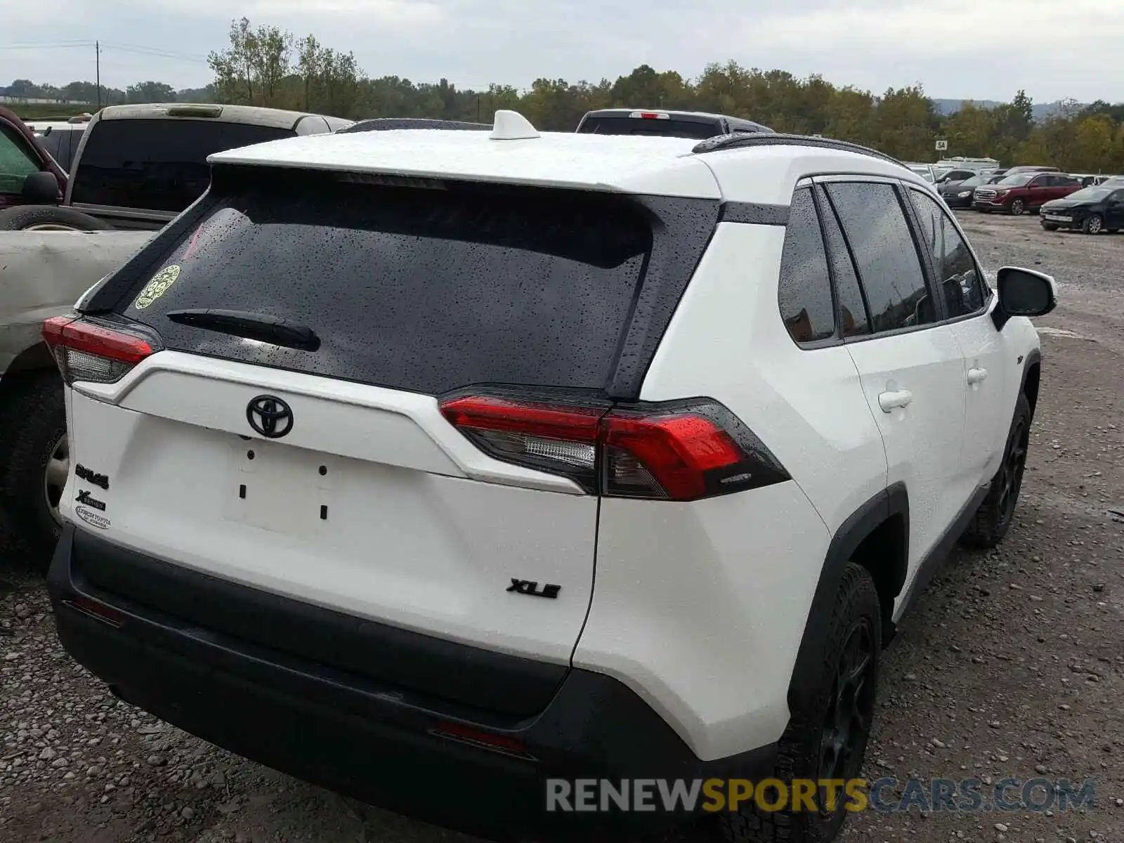 4 Photograph of a damaged car 2T3W1RFV6LC048926 TOYOTA RAV4 2020