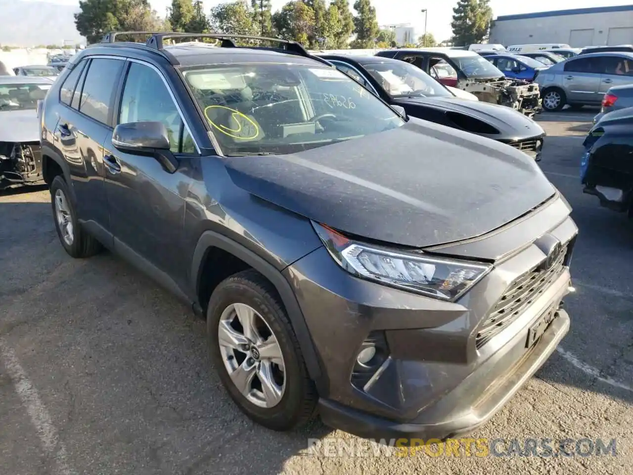 1 Фотография поврежденного автомобиля 2T3W1RFV6LC053544 TOYOTA RAV4 2020