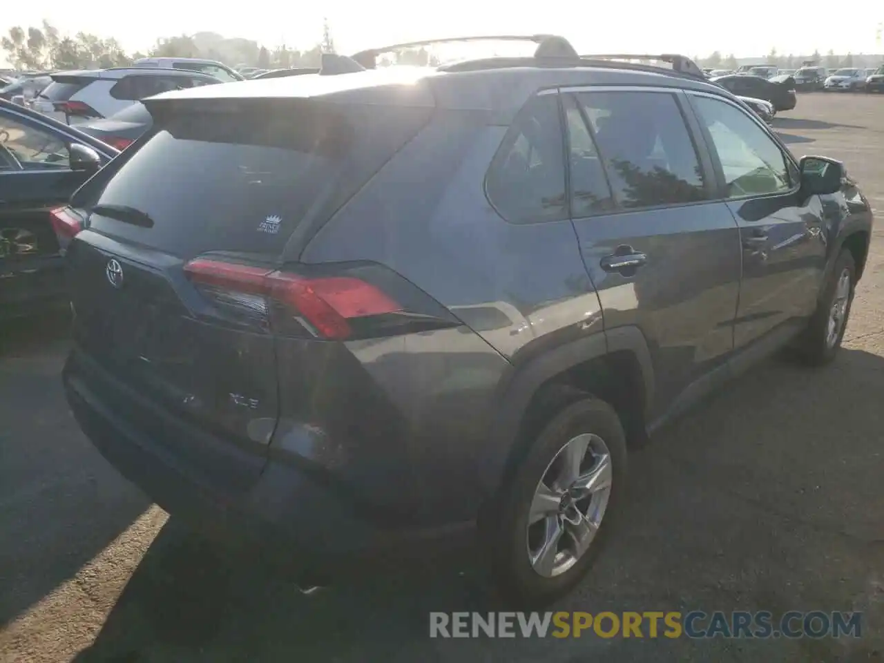 4 Photograph of a damaged car 2T3W1RFV6LC053544 TOYOTA RAV4 2020