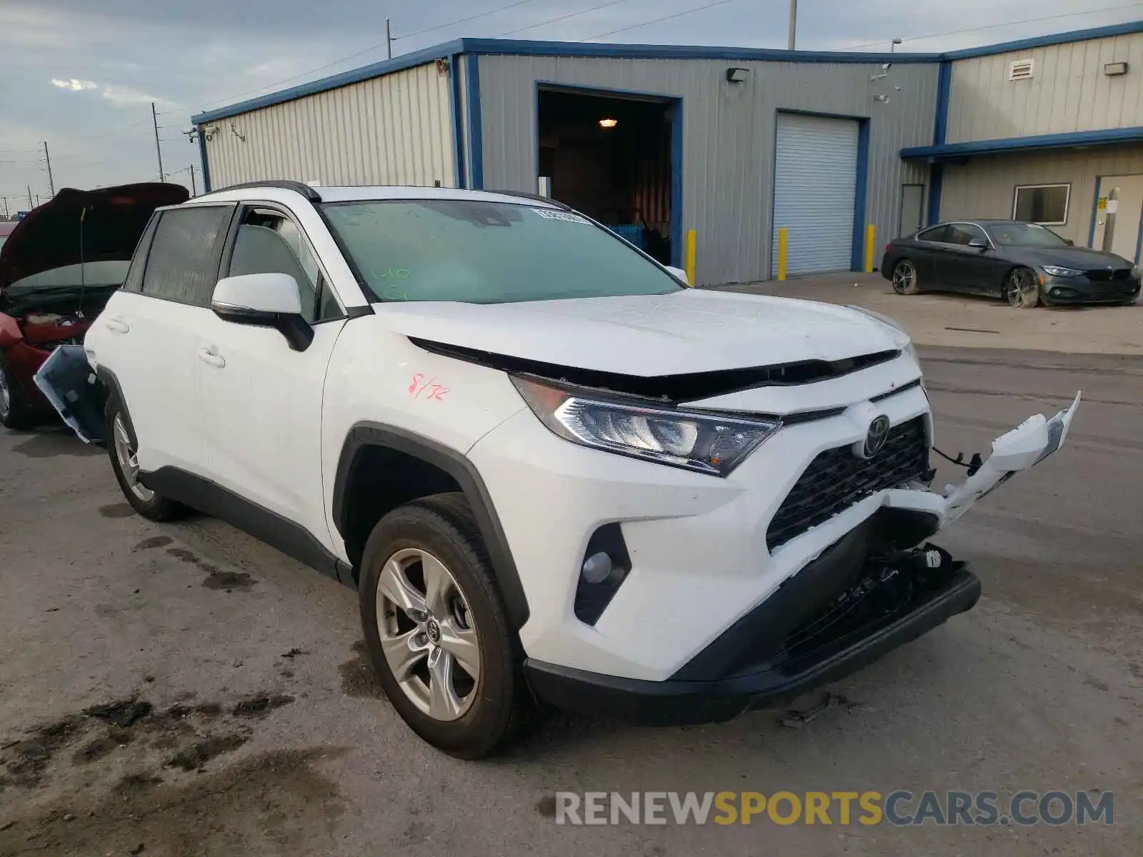 1 Photograph of a damaged car 2T3W1RFV6LC055357 TOYOTA RAV4 2020