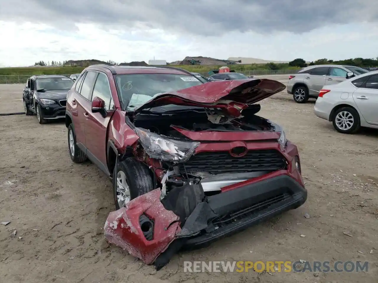 1 Photograph of a damaged car 2T3W1RFV6LC058470 TOYOTA RAV4 2020