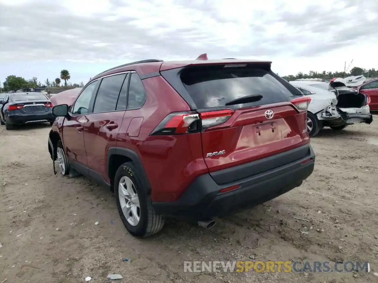 3 Photograph of a damaged car 2T3W1RFV6LC058470 TOYOTA RAV4 2020