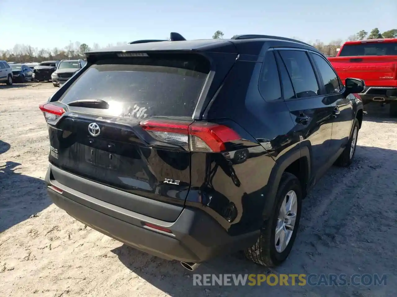 4 Photograph of a damaged car 2T3W1RFV6LC061319 TOYOTA RAV4 2020