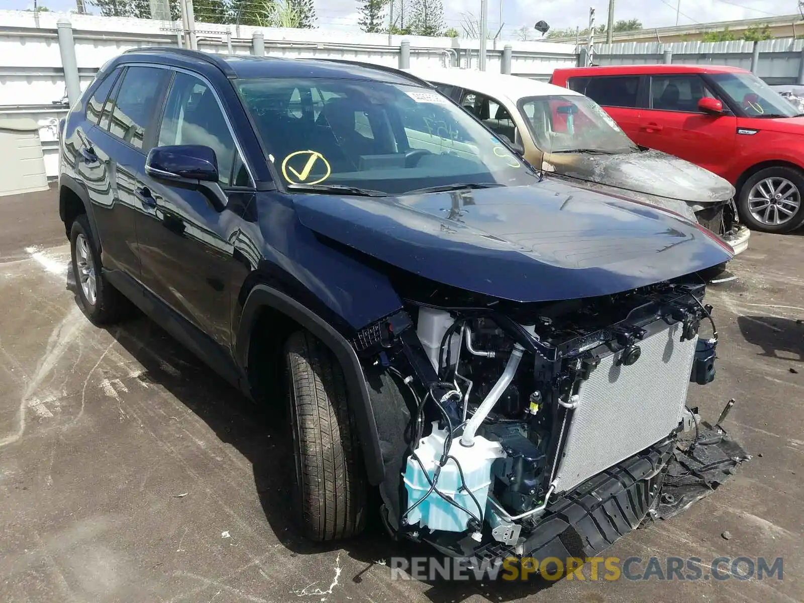 1 Photograph of a damaged car 2T3W1RFV6LC065175 TOYOTA RAV4 2020