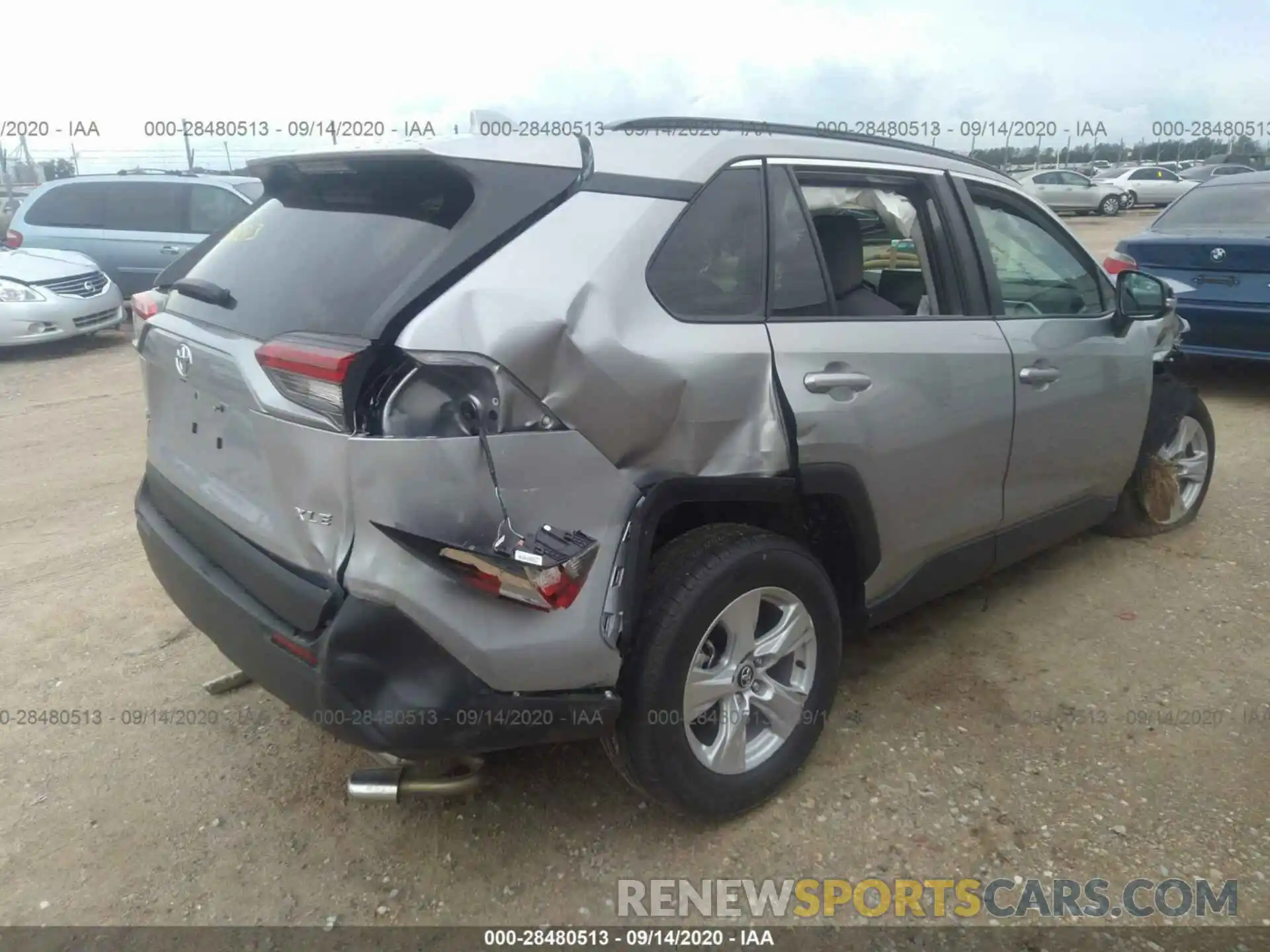 4 Photograph of a damaged car 2T3W1RFV6LC070991 TOYOTA RAV4 2020