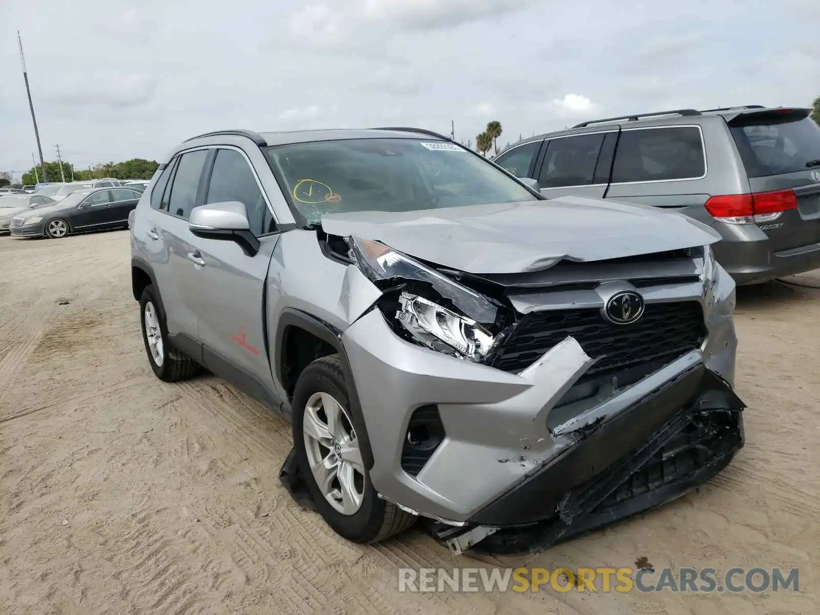 1 Photograph of a damaged car 2T3W1RFV6LC073079 TOYOTA RAV4 2020