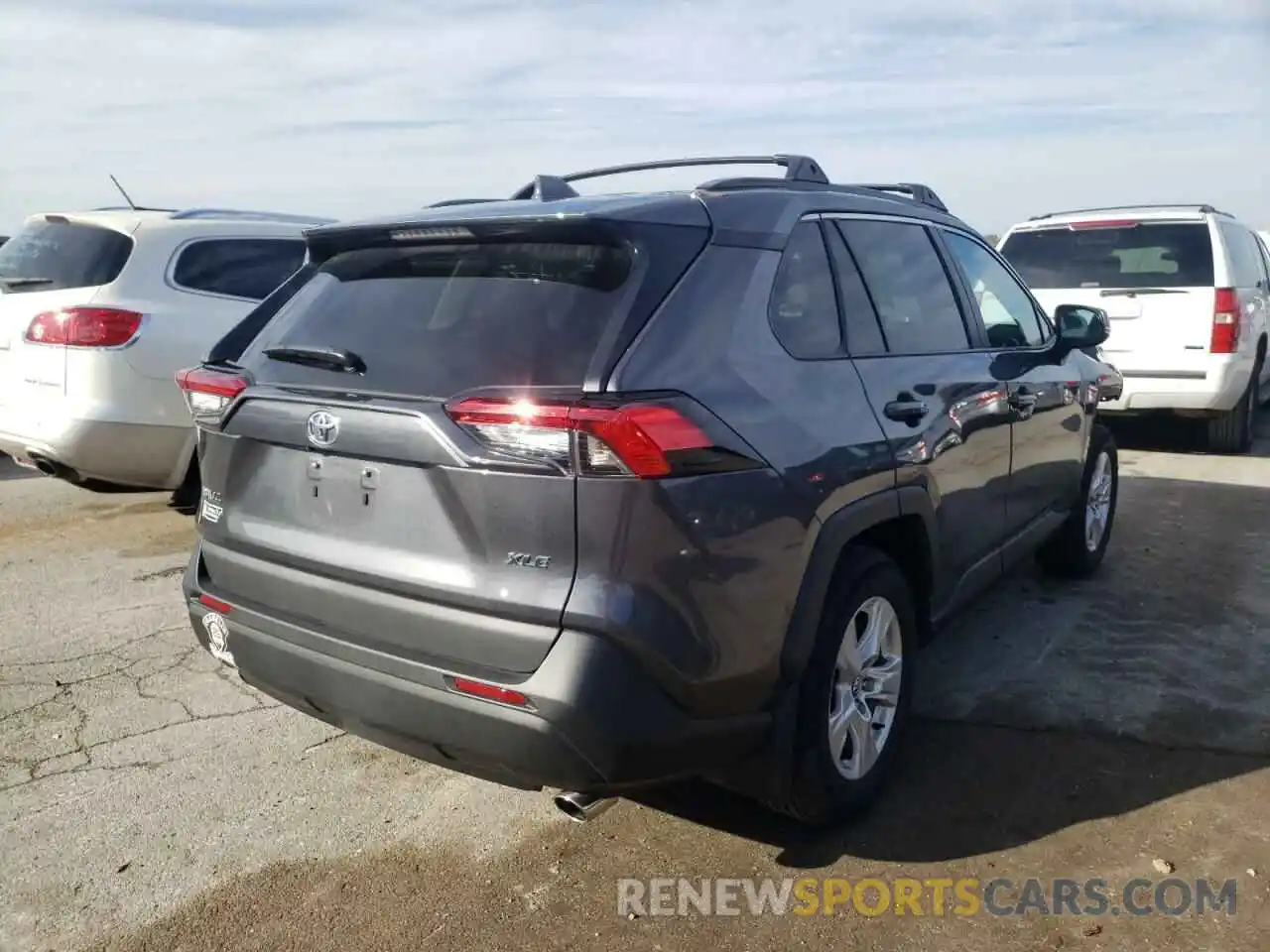 4 Photograph of a damaged car 2T3W1RFV6LC074958 TOYOTA RAV4 2020