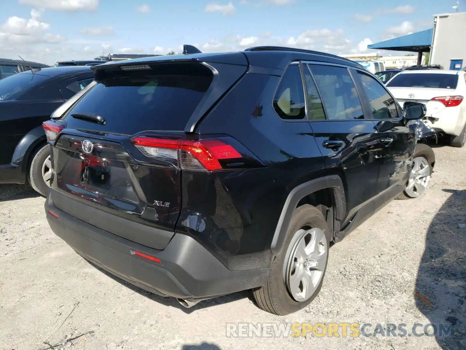 4 Photograph of a damaged car 2T3W1RFV6LC077892 TOYOTA RAV4 2020