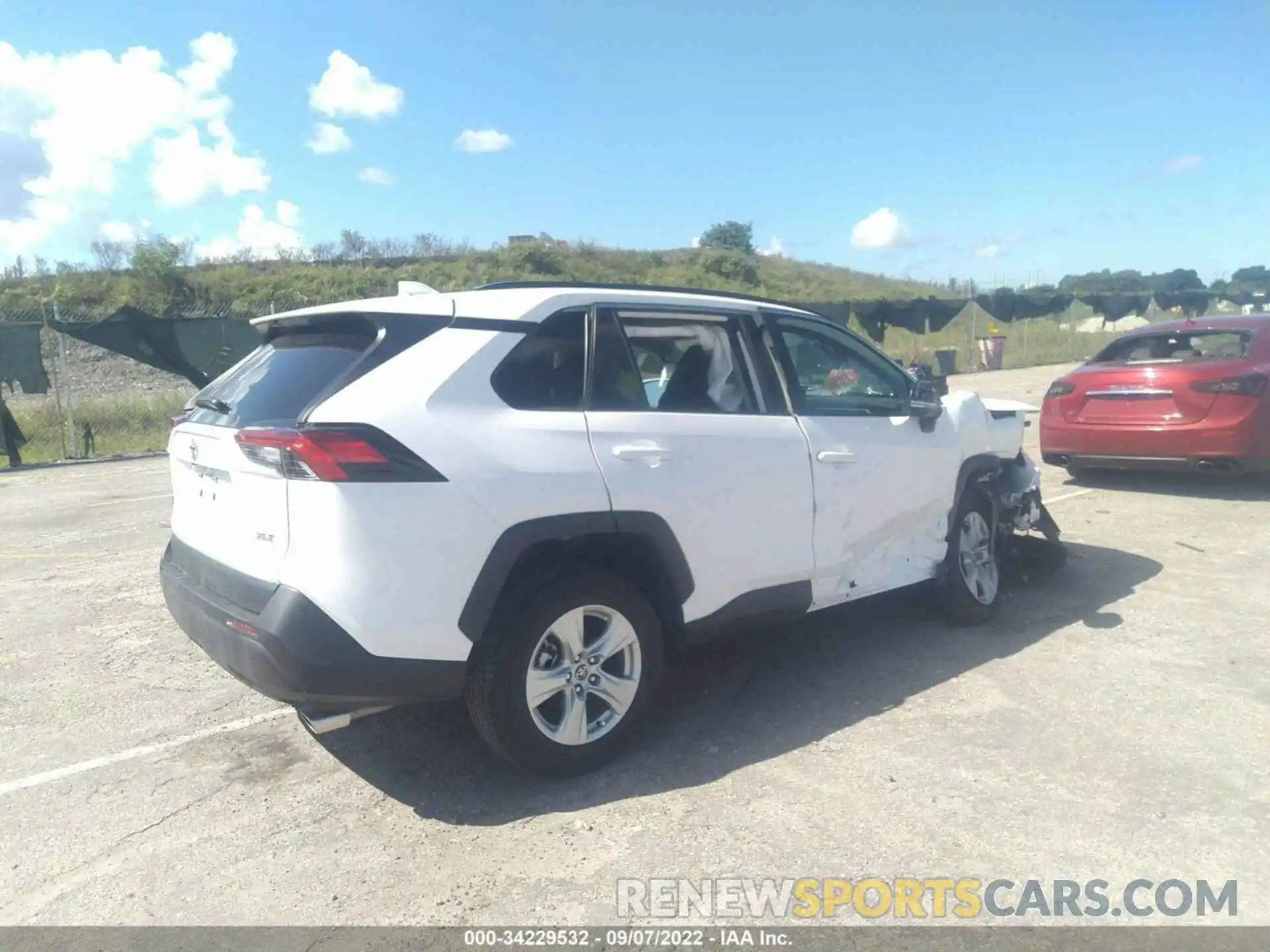 4 Photograph of a damaged car 2T3W1RFV6LC082882 TOYOTA RAV4 2020