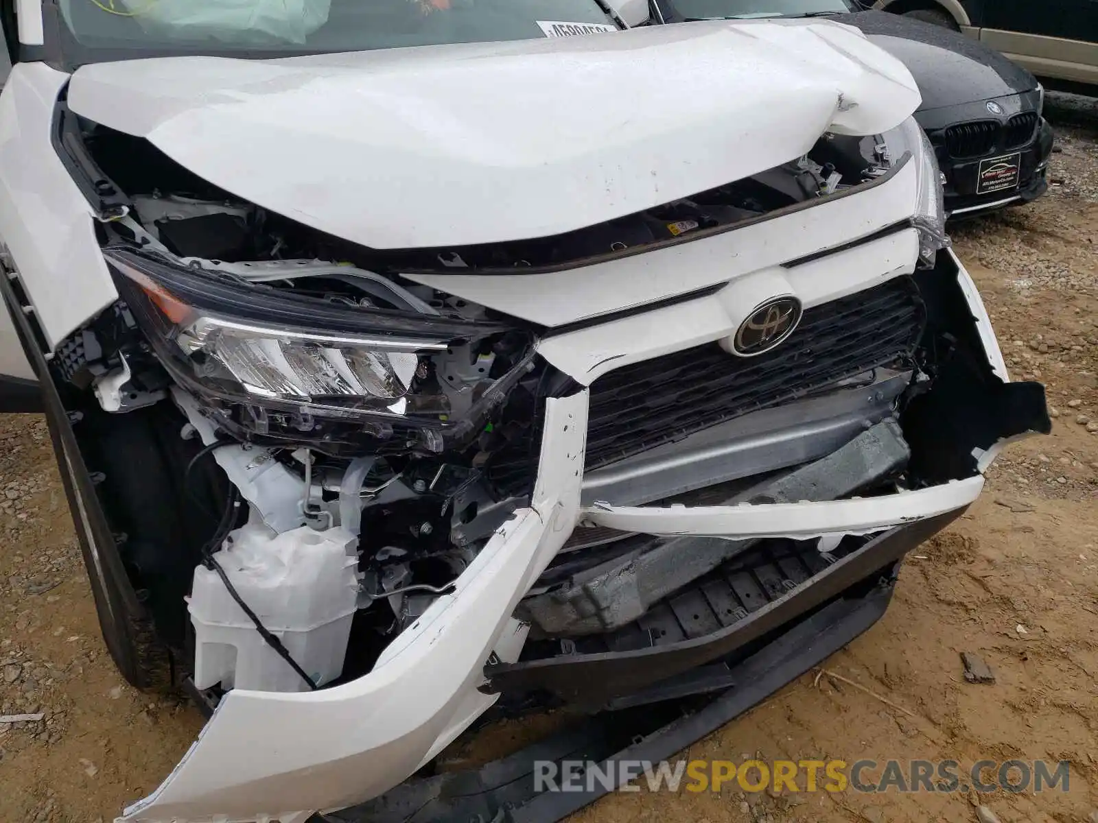 9 Photograph of a damaged car 2T3W1RFV6LW059584 TOYOTA RAV4 2020