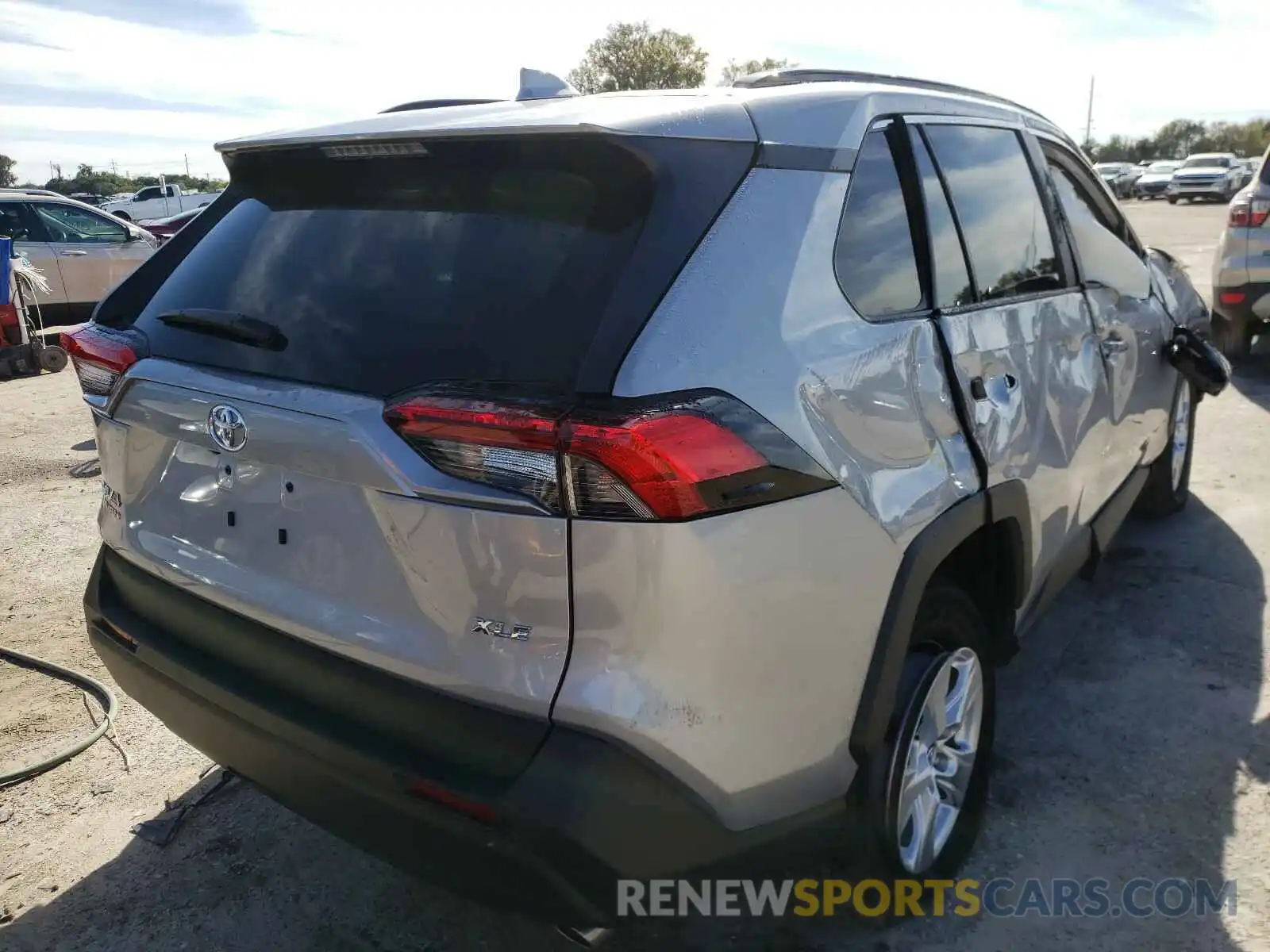 4 Photograph of a damaged car 2T3W1RFV6LW064302 TOYOTA RAV4 2020