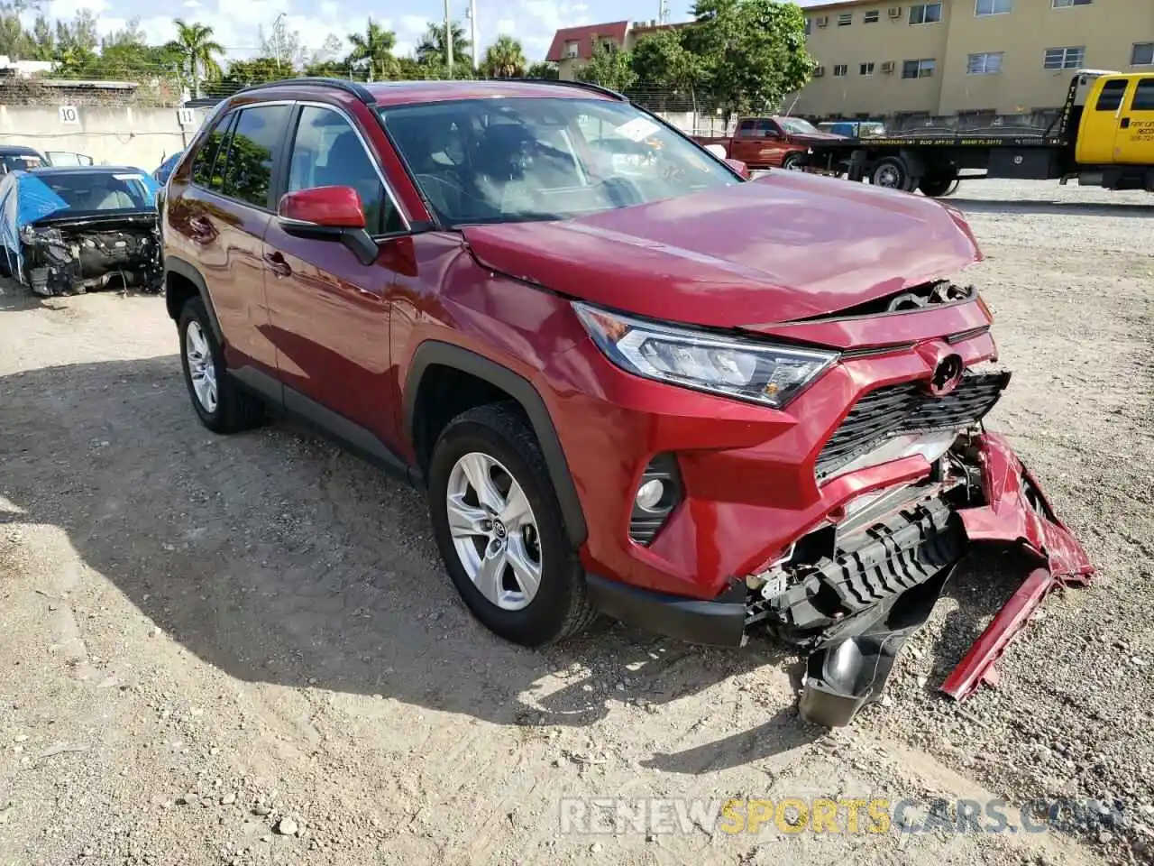 1 Photograph of a damaged car 2T3W1RFV6LW066860 TOYOTA RAV4 2020