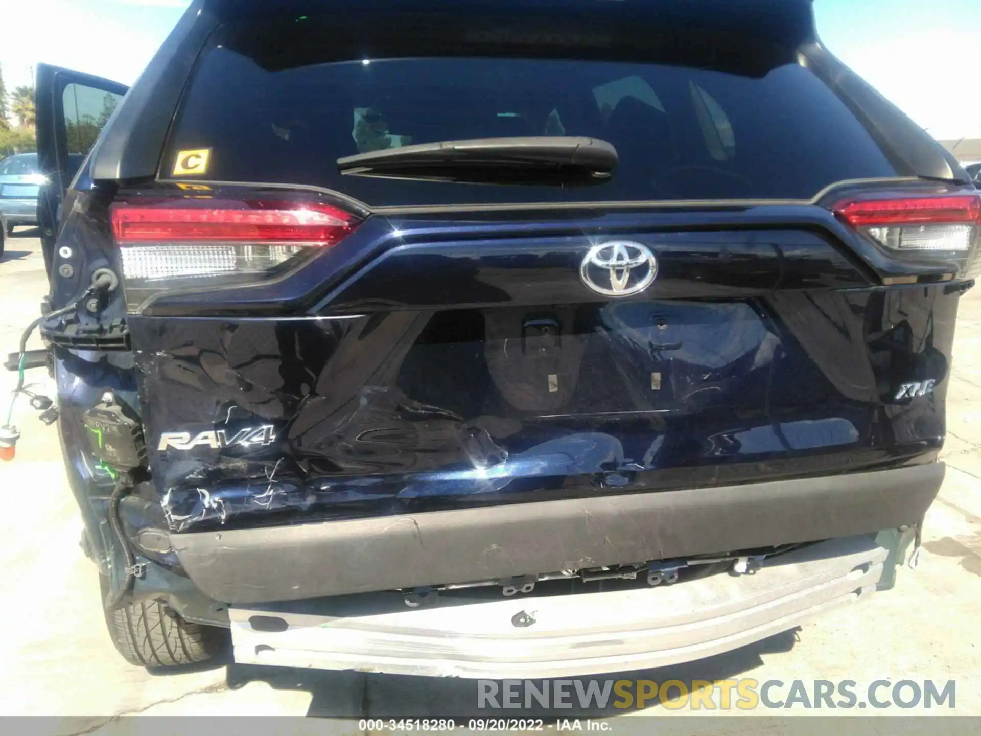 6 Photograph of a damaged car 2T3W1RFV6LW068561 TOYOTA RAV4 2020