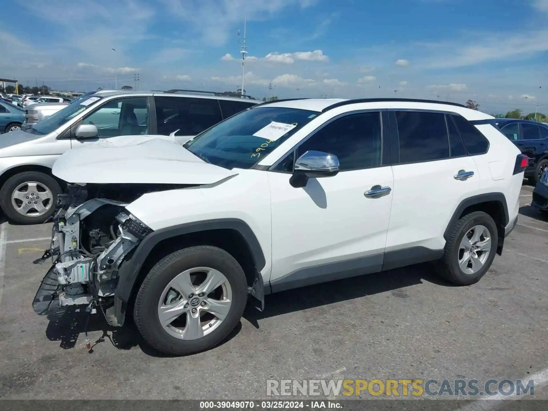 15 Photograph of a damaged car 2T3W1RFV6LW069175 TOYOTA RAV4 2020