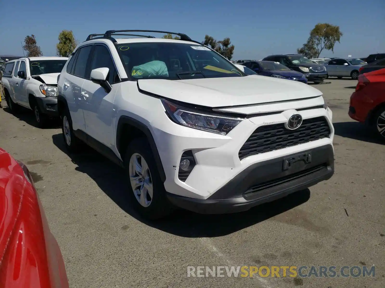 1 Photograph of a damaged car 2T3W1RFV6LW070004 TOYOTA RAV4 2020