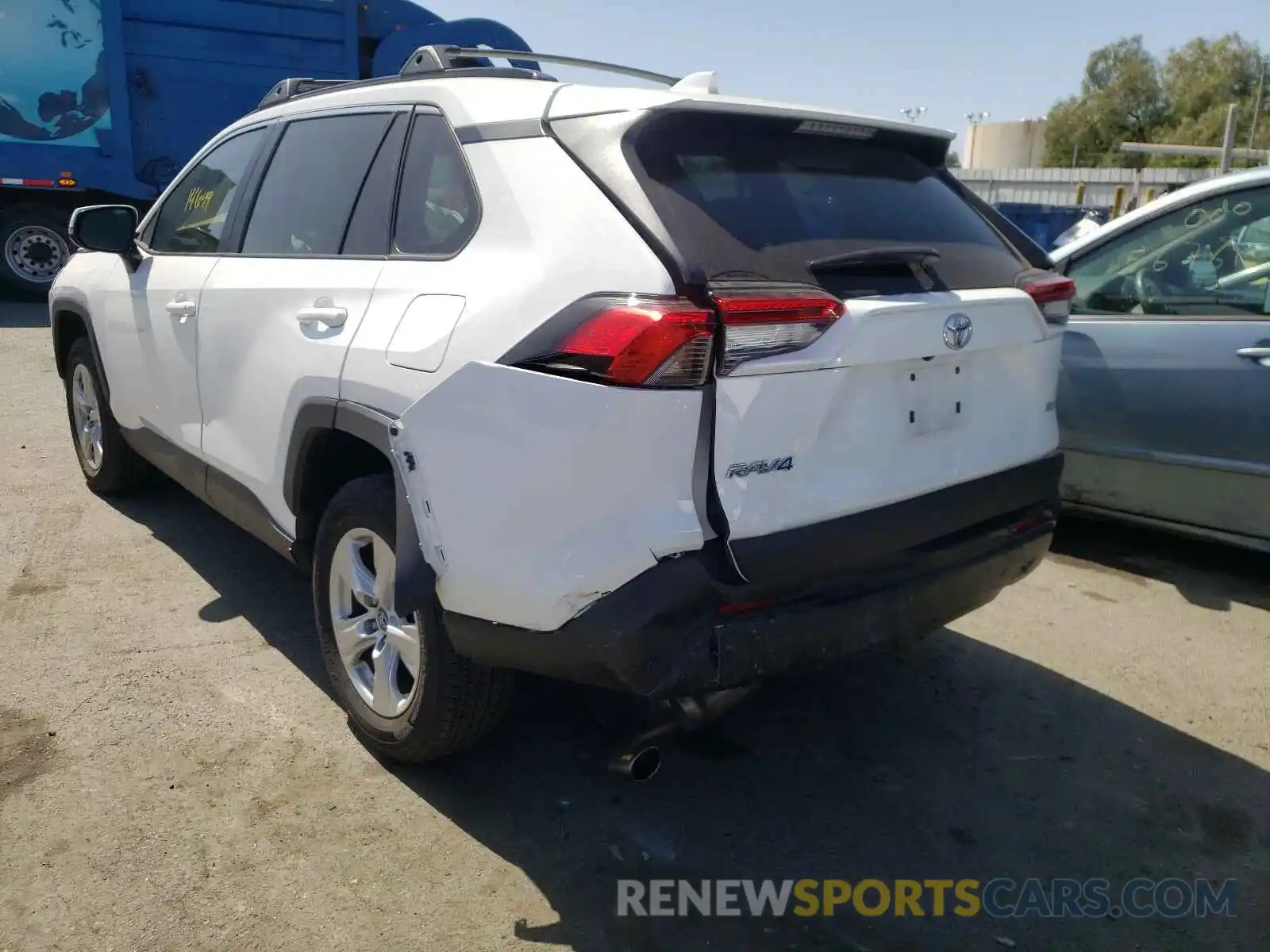 3 Photograph of a damaged car 2T3W1RFV6LW070004 TOYOTA RAV4 2020