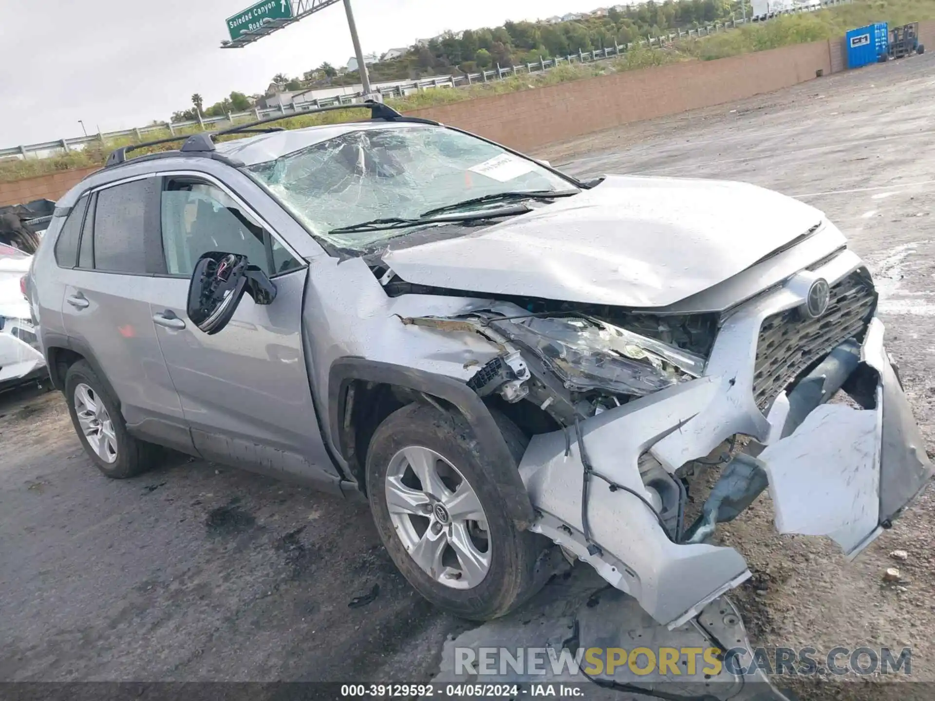 1 Photograph of a damaged car 2T3W1RFV6LW072786 TOYOTA RAV4 2020