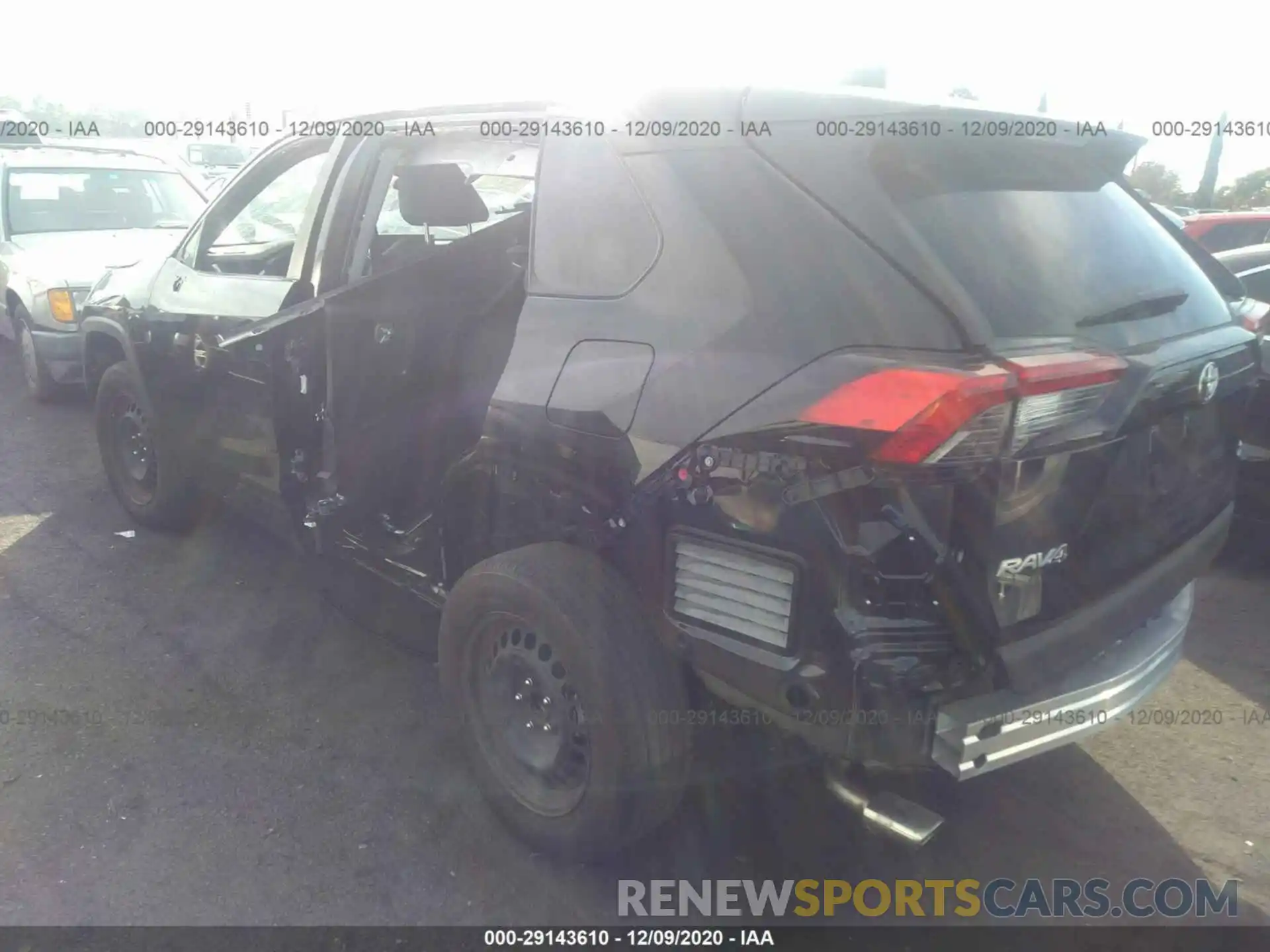 3 Фотография поврежденного автомобиля 2T3W1RFV6LW079172 TOYOTA RAV4 2020