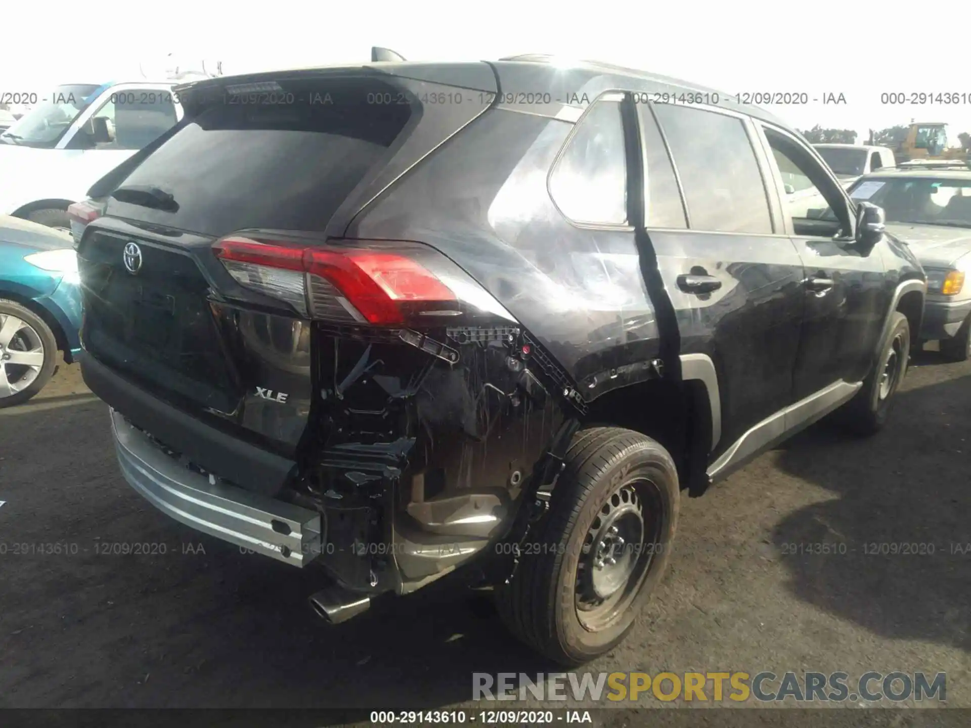 4 Photograph of a damaged car 2T3W1RFV6LW079172 TOYOTA RAV4 2020