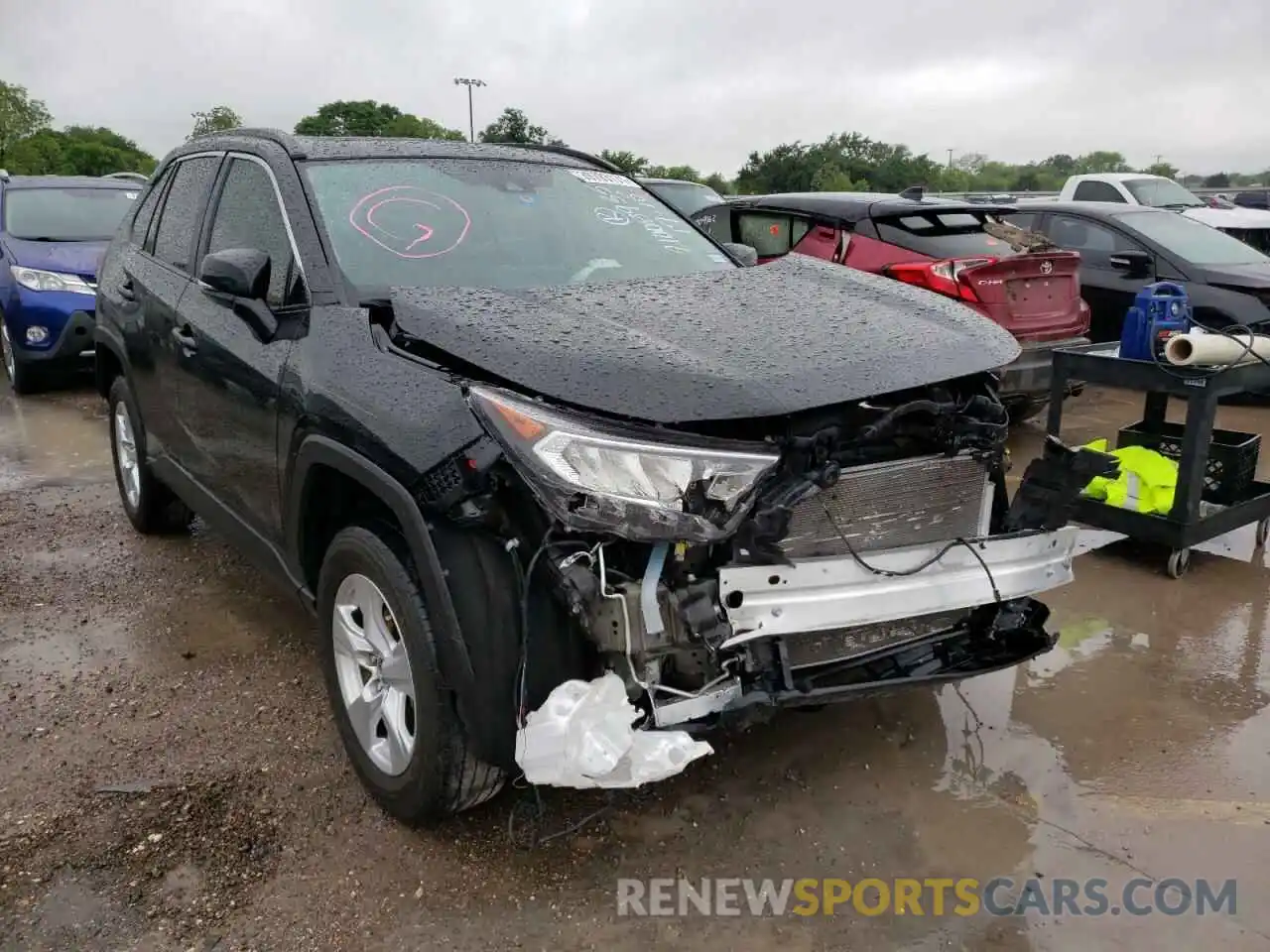 1 Photograph of a damaged car 2T3W1RFV6LW088910 TOYOTA RAV4 2020