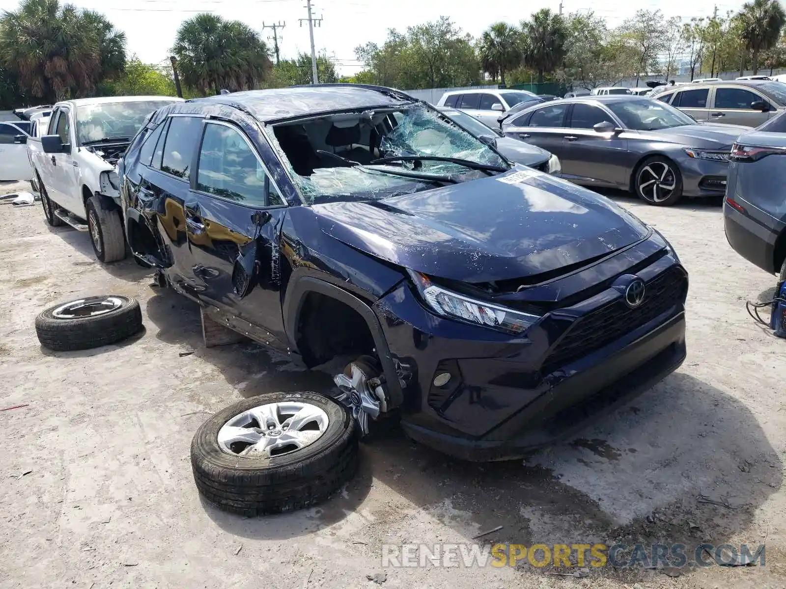 1 Фотография поврежденного автомобиля 2T3W1RFV6LW093170 TOYOTA RAV4 2020