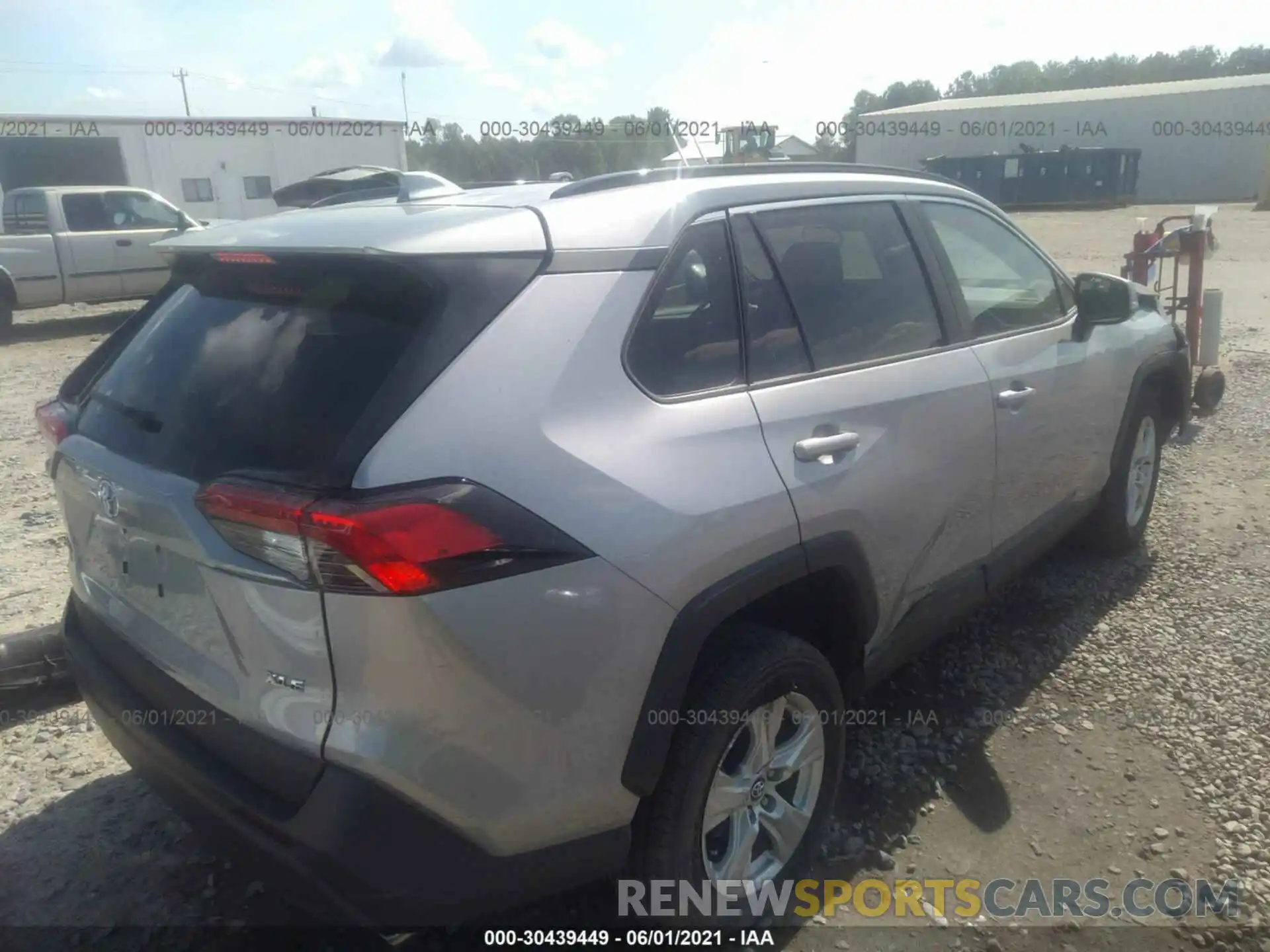 4 Photograph of a damaged car 2T3W1RFV6LW094738 TOYOTA RAV4 2020