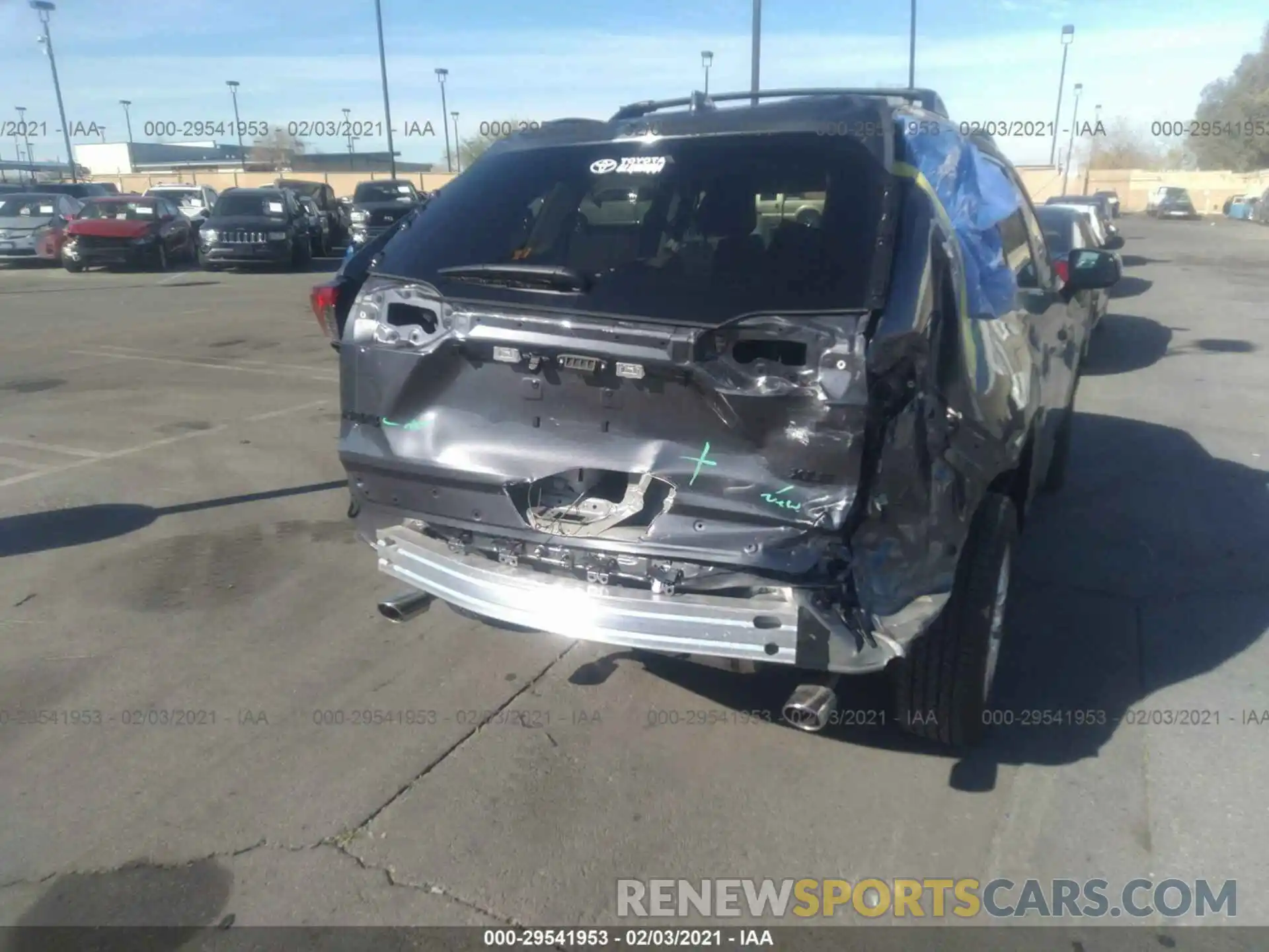 6 Photograph of a damaged car 2T3W1RFV6LW098014 TOYOTA RAV4 2020