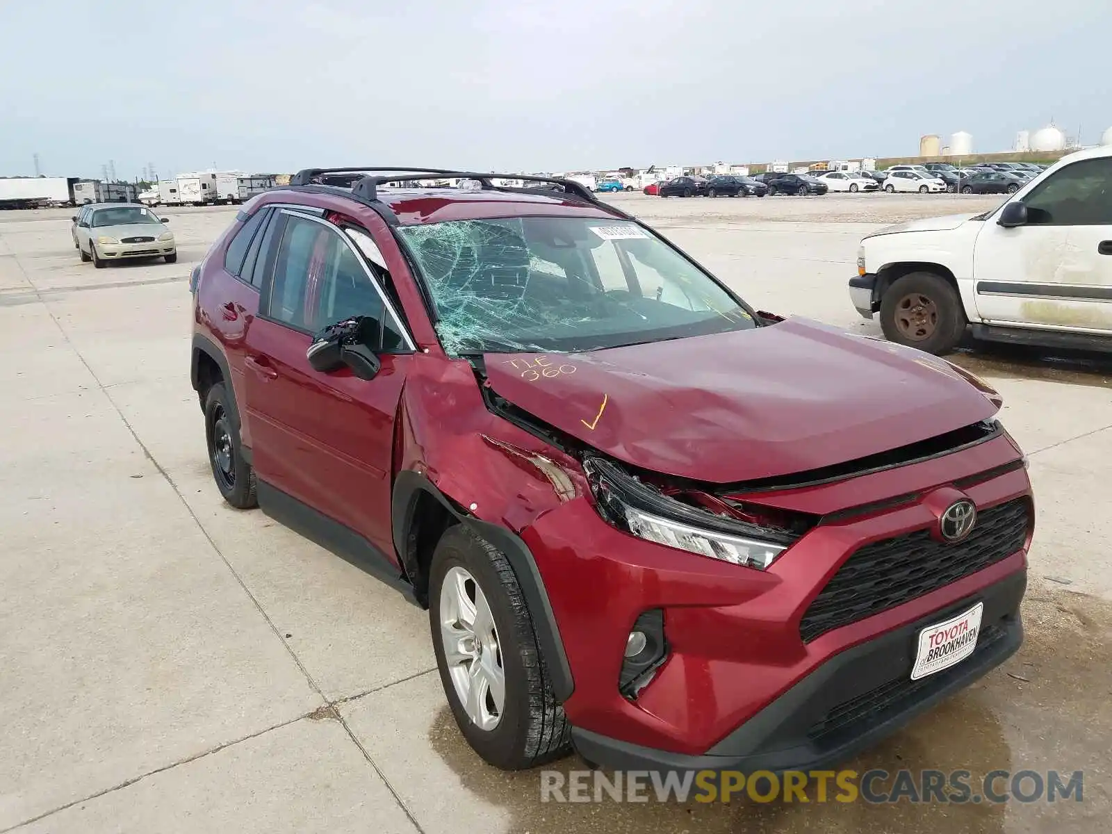 9 Photograph of a damaged car 2T3W1RFV6LW100294 TOYOTA RAV4 2020