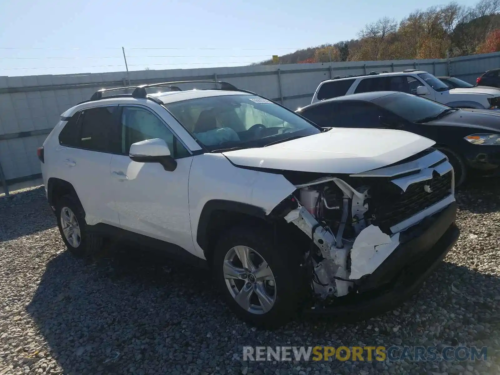 1 Photograph of a damaged car 2T3W1RFV6LW101543 TOYOTA RAV4 2020