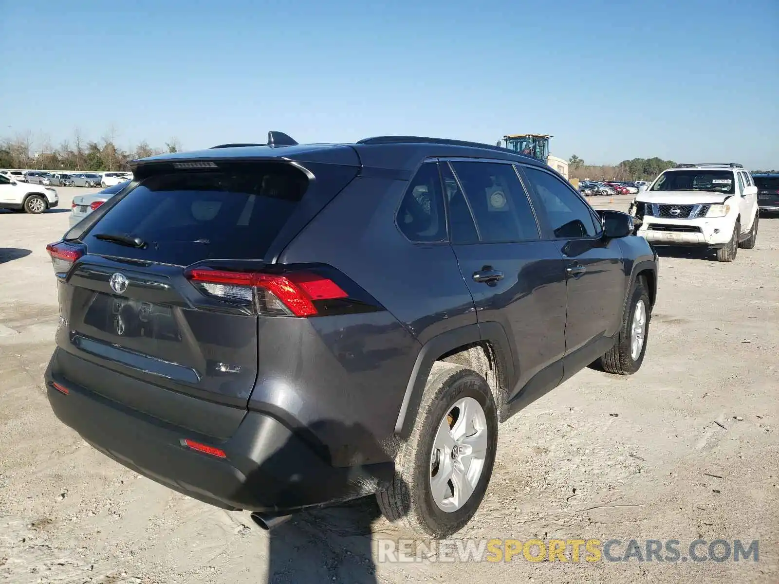 4 Photograph of a damaged car 2T3W1RFV6LW102305 TOYOTA RAV4 2020