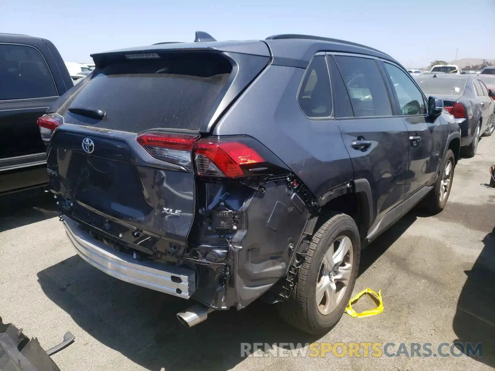 4 Photograph of a damaged car 2T3W1RFV6LW102398 TOYOTA RAV4 2020