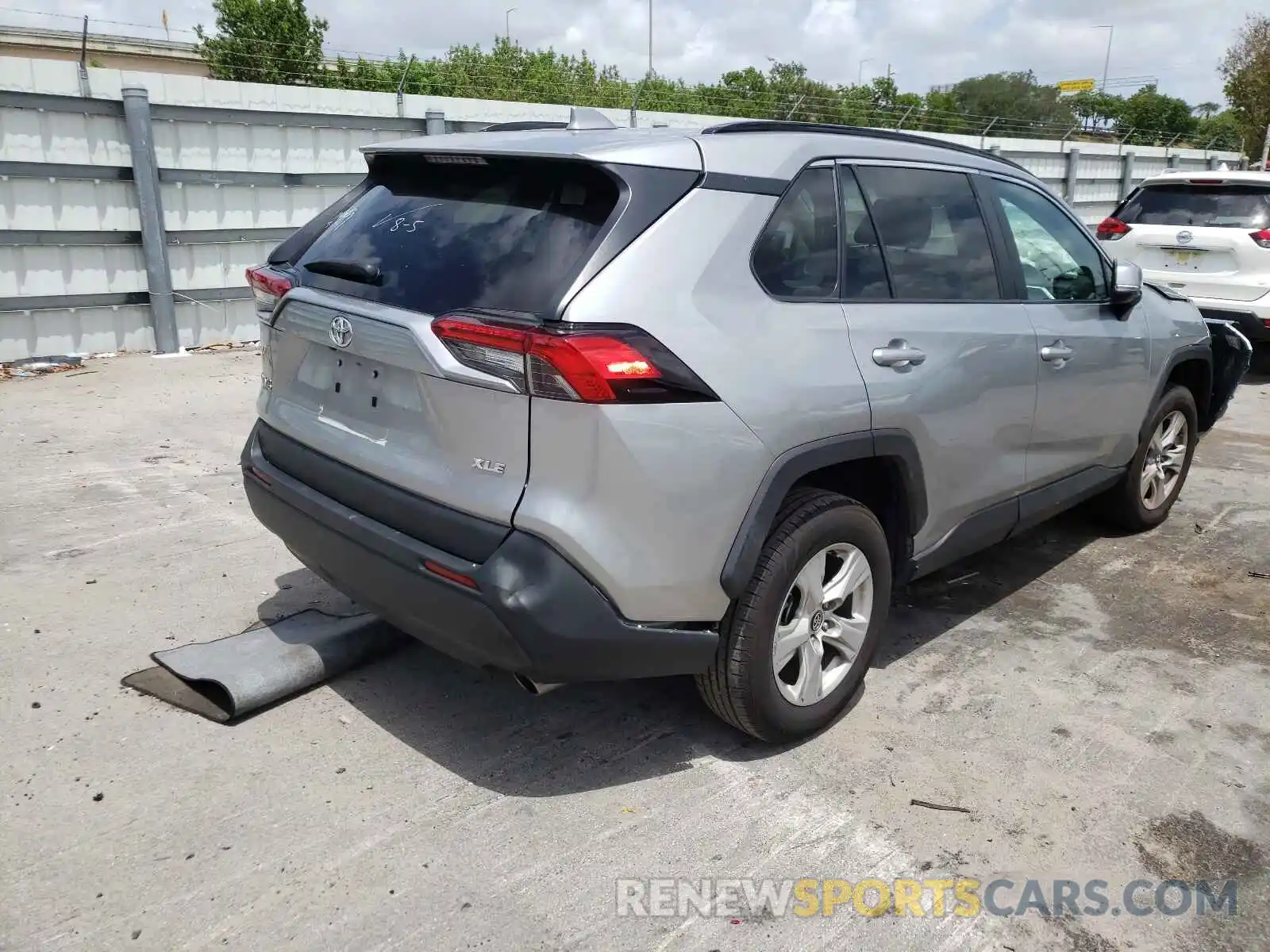 4 Photograph of a damaged car 2T3W1RFV7LC034856 TOYOTA RAV4 2020