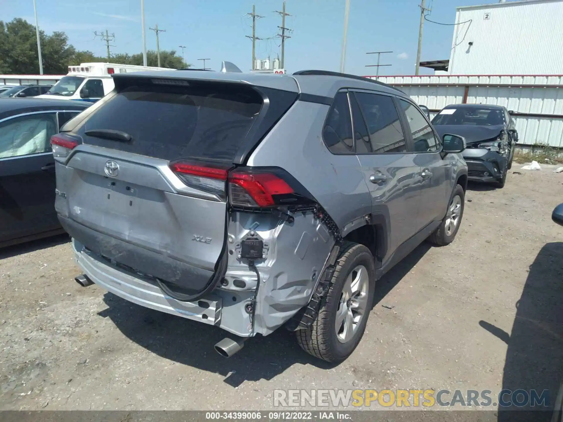 4 Photograph of a damaged car 2T3W1RFV7LC035893 TOYOTA RAV4 2020