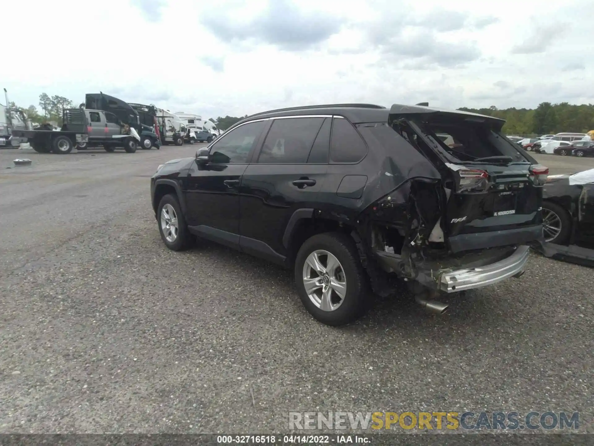 3 Photograph of a damaged car 2T3W1RFV7LC039474 TOYOTA RAV4 2020