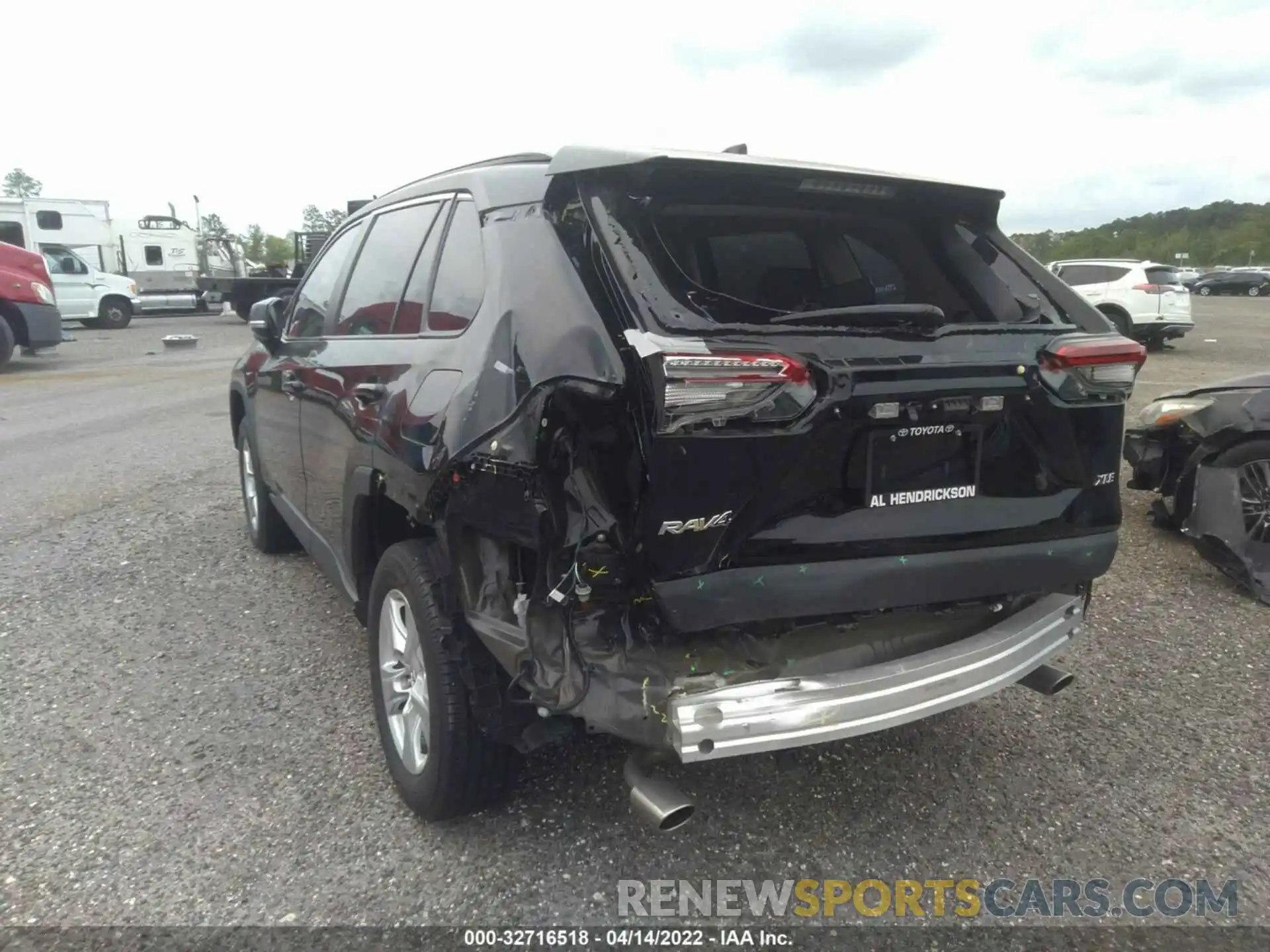 6 Photograph of a damaged car 2T3W1RFV7LC039474 TOYOTA RAV4 2020