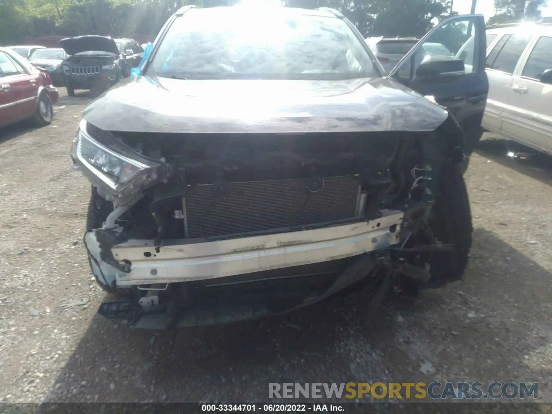 6 Photograph of a damaged car 2T3W1RFV7LC044836 TOYOTA RAV4 2020