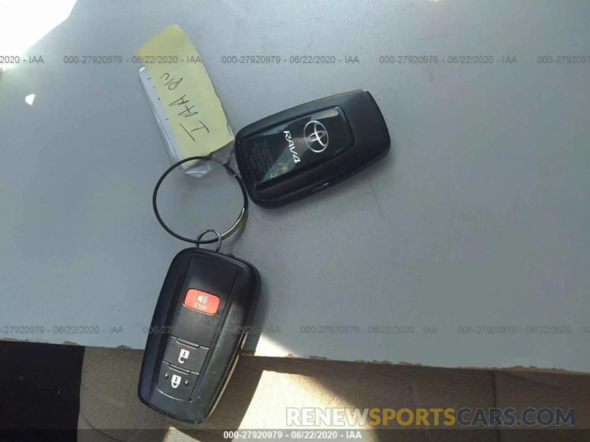 11 Фотография поврежденного автомобиля 2T3W1RFV7LC045050 TOYOTA RAV4 2020