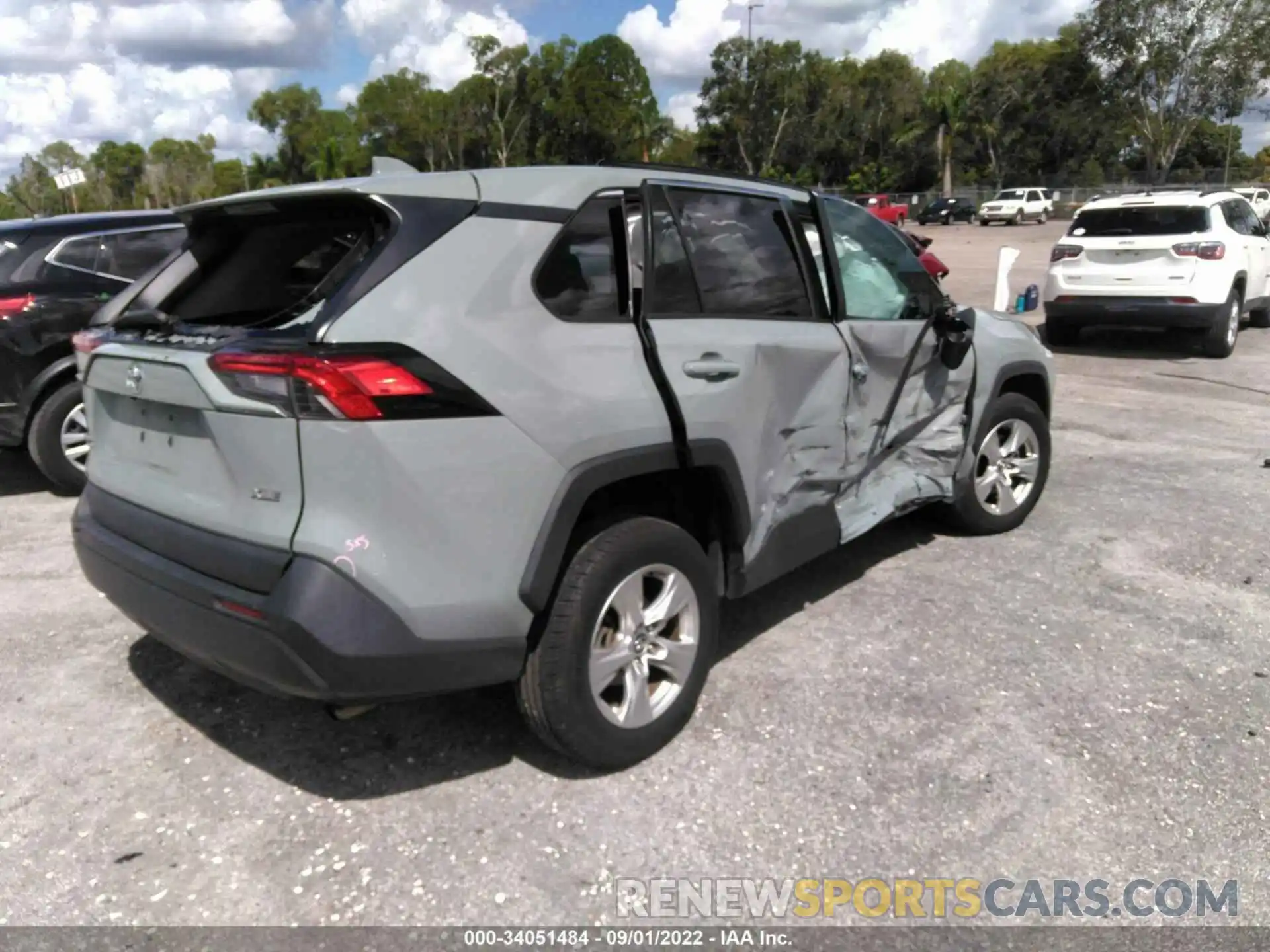 4 Photograph of a damaged car 2T3W1RFV7LC046215 TOYOTA RAV4 2020