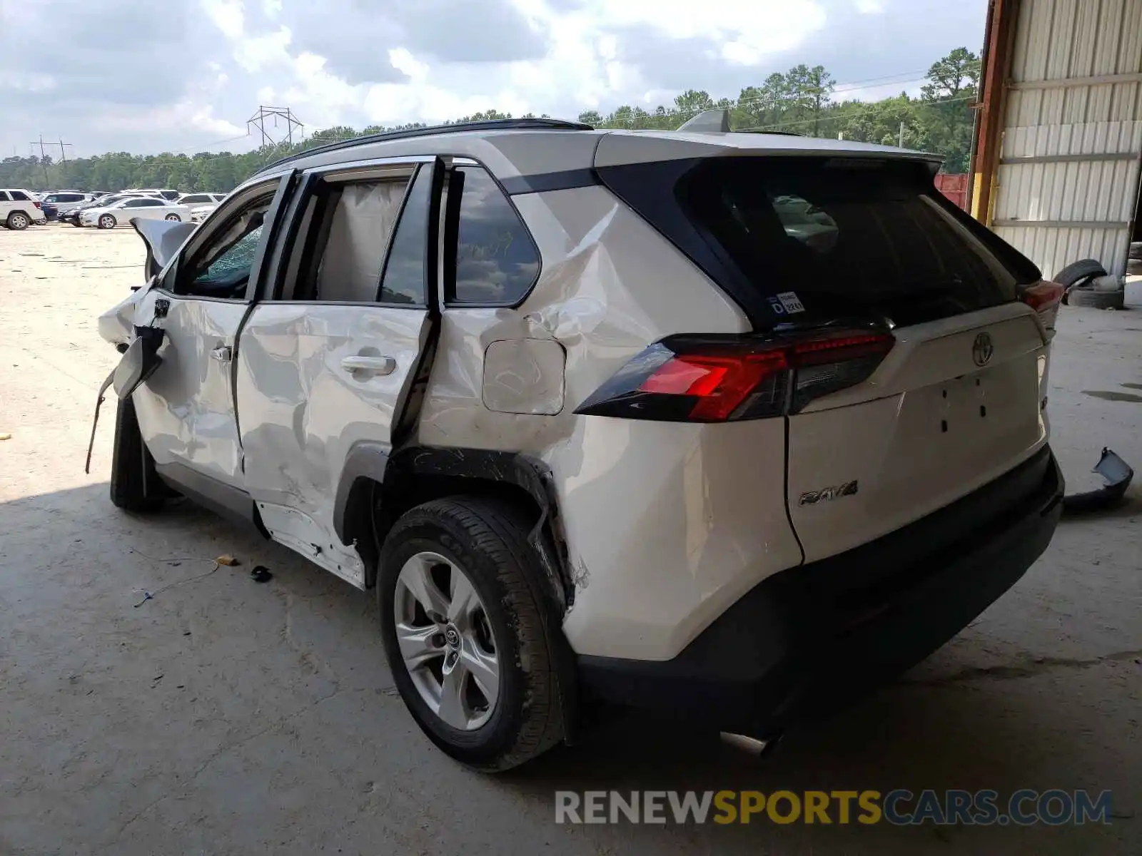 3 Photograph of a damaged car 2T3W1RFV7LC050913 TOYOTA RAV4 2020