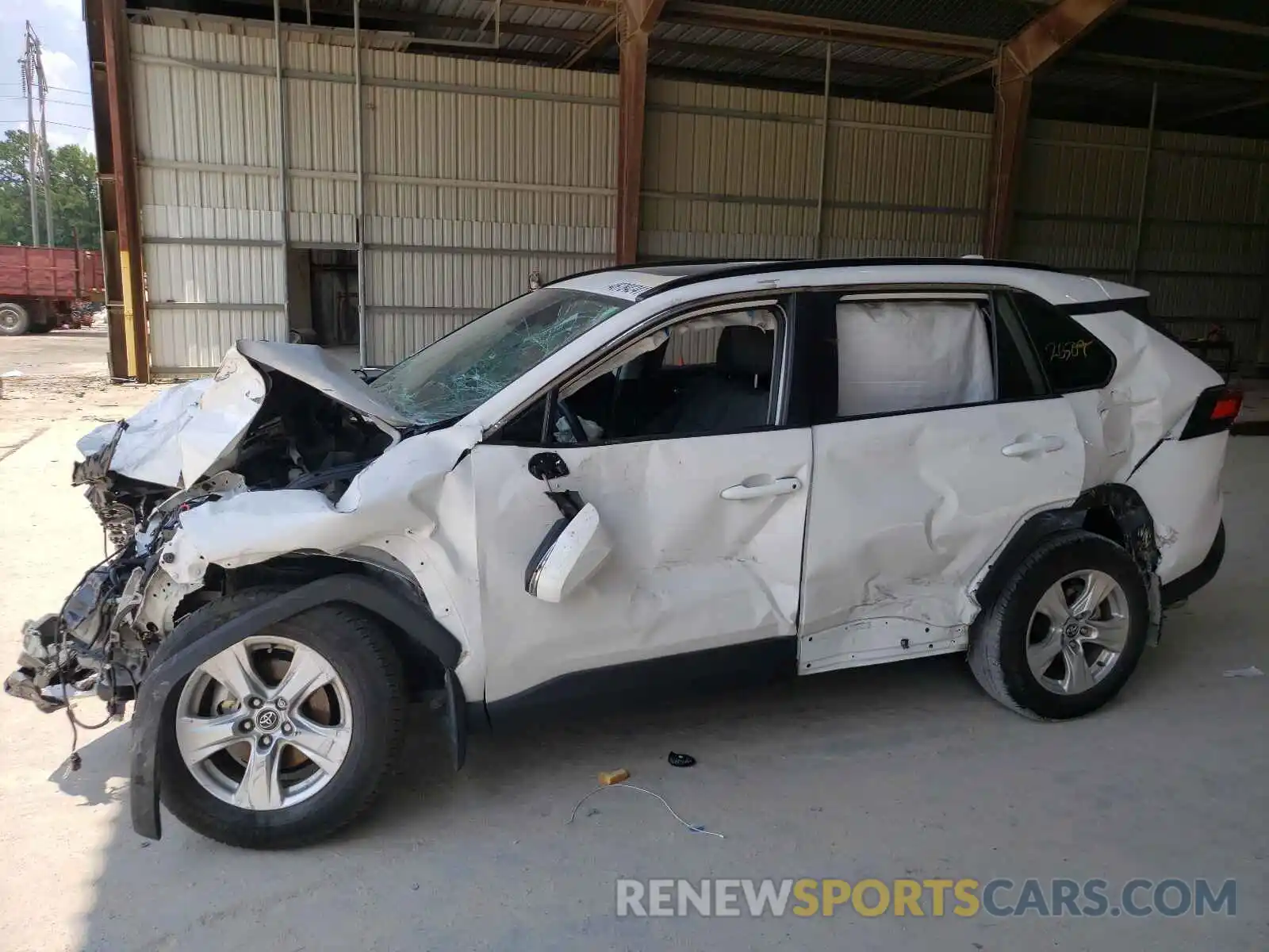 9 Photograph of a damaged car 2T3W1RFV7LC050913 TOYOTA RAV4 2020