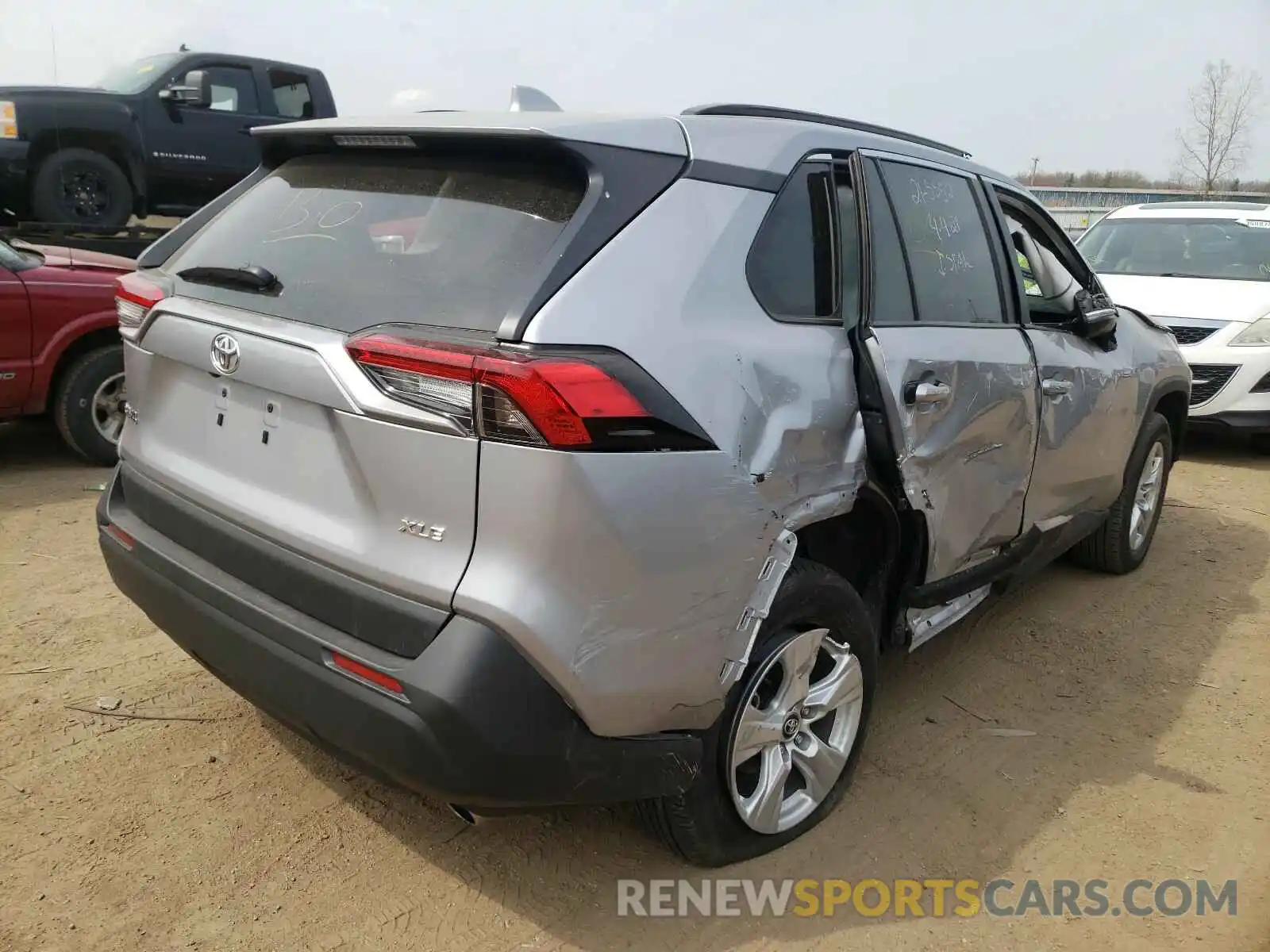 4 Photograph of a damaged car 2T3W1RFV7LC051642 TOYOTA RAV4 2020