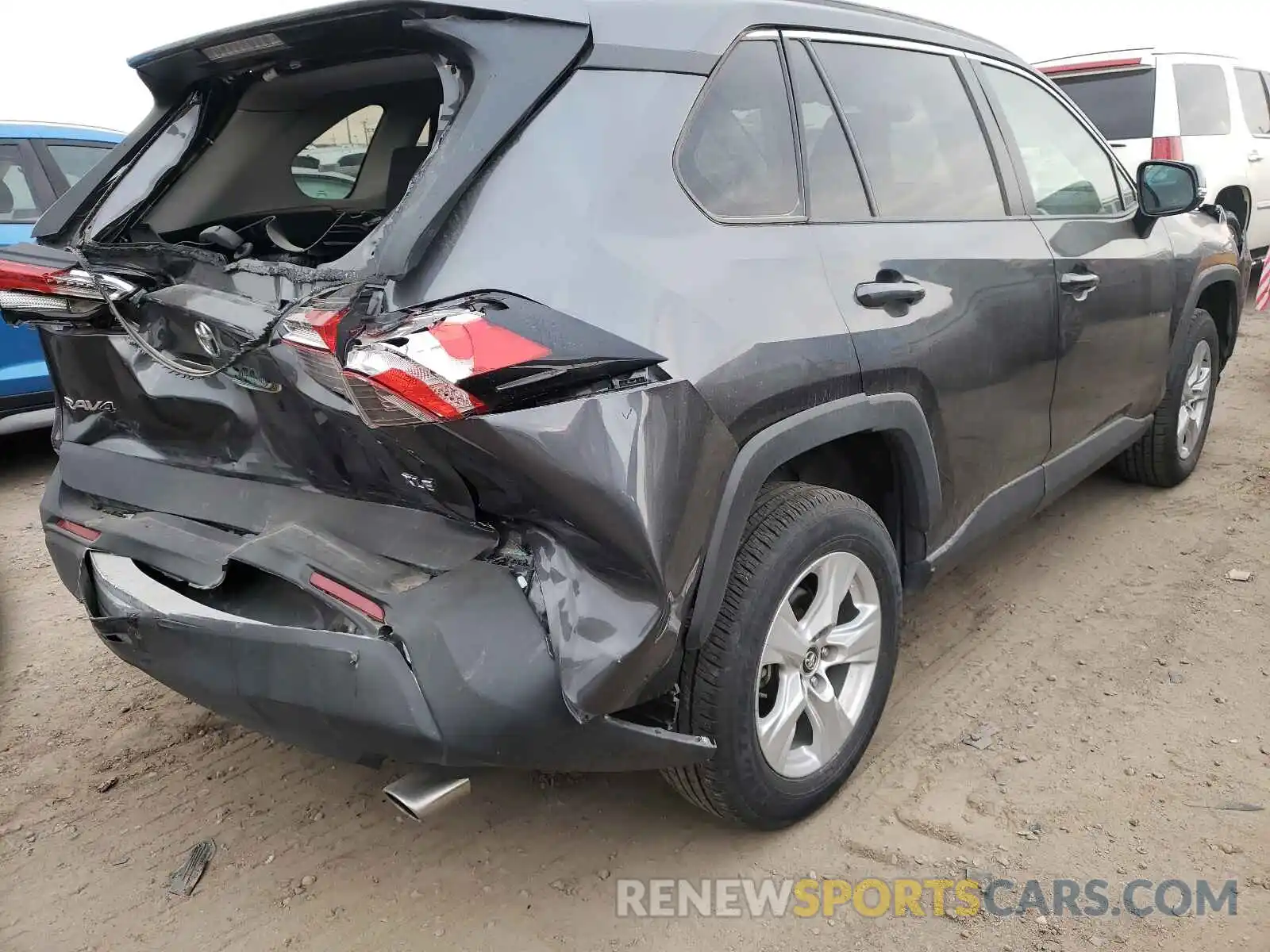 4 Photograph of a damaged car 2T3W1RFV7LC051804 TOYOTA RAV4 2020