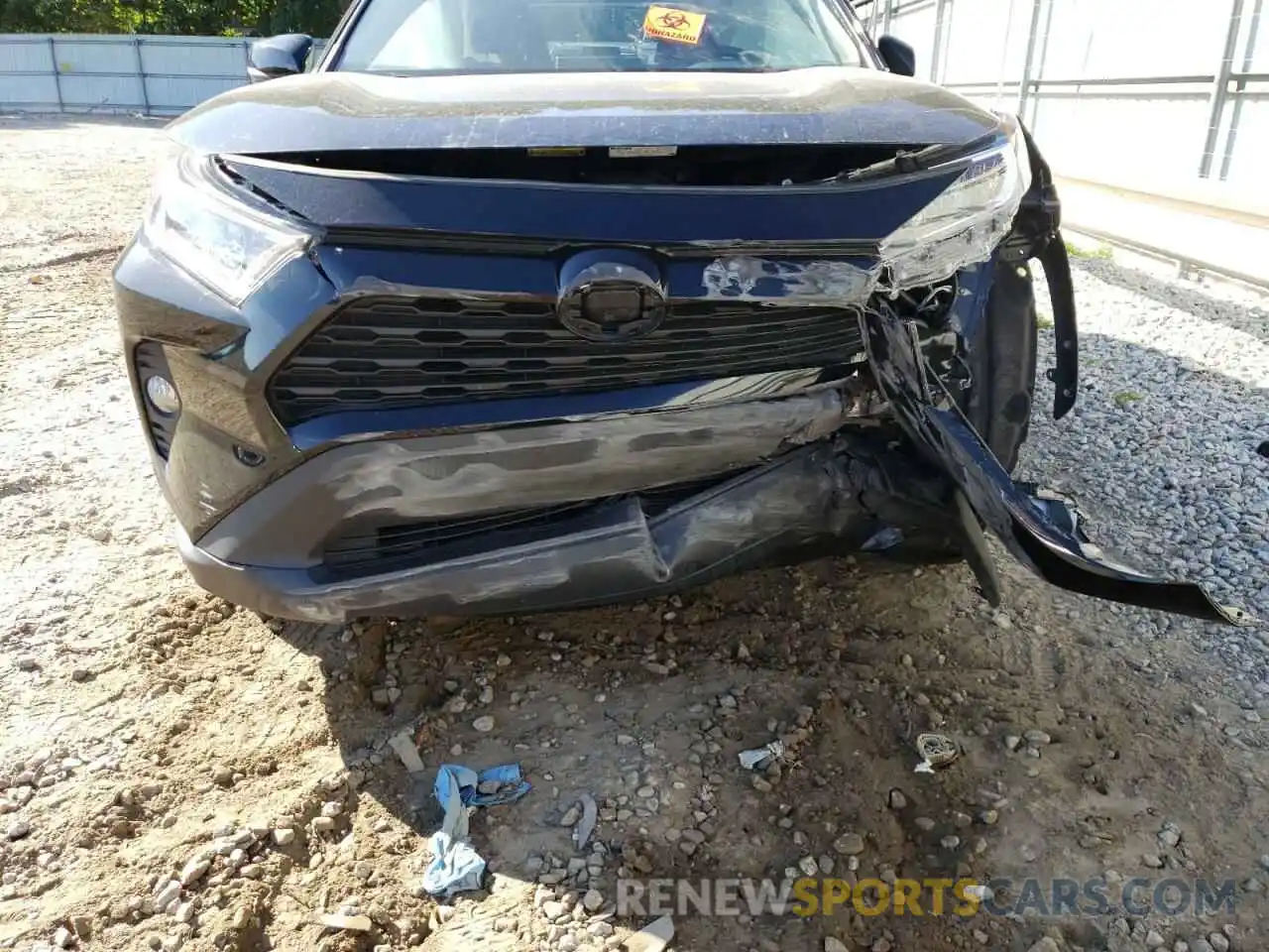 9 Photograph of a damaged car 2T3W1RFV7LC051964 TOYOTA RAV4 2020