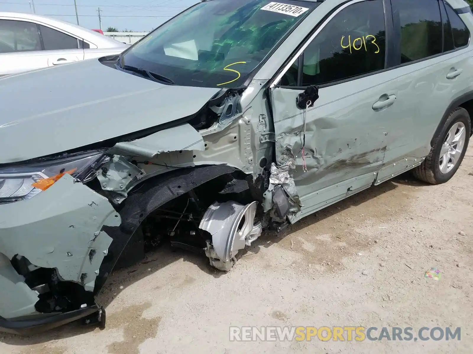 9 Photograph of a damaged car 2T3W1RFV7LC052953 TOYOTA RAV4 2020