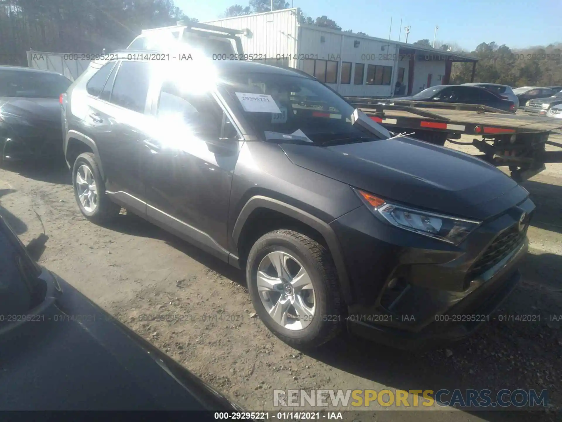 1 Фотография поврежденного автомобиля 2T3W1RFV7LC053679 TOYOTA RAV4 2020