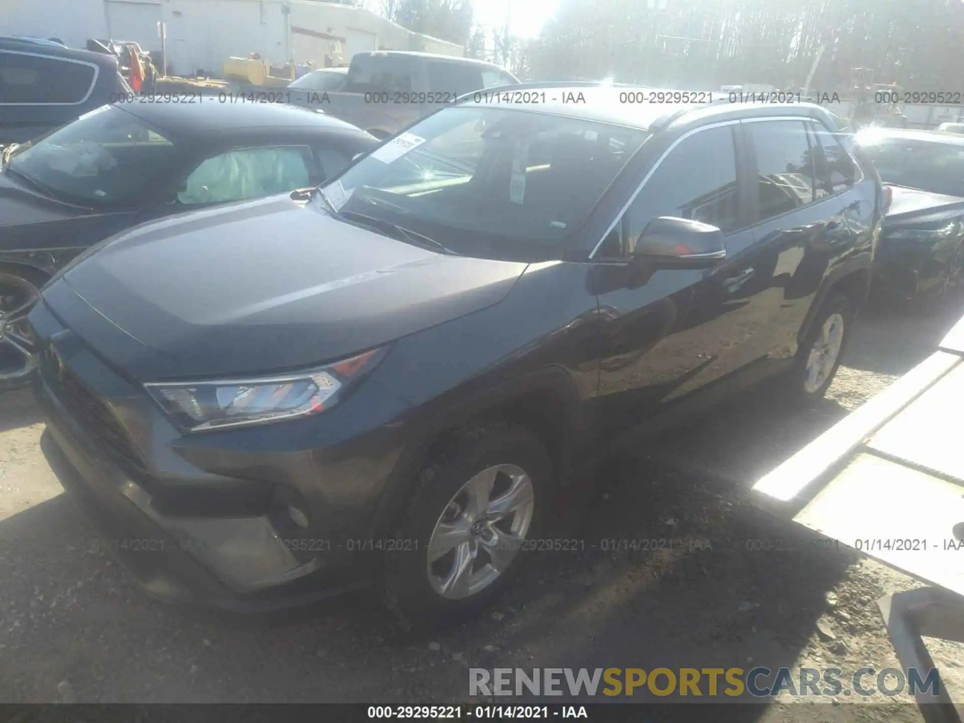 2 Фотография поврежденного автомобиля 2T3W1RFV7LC053679 TOYOTA RAV4 2020