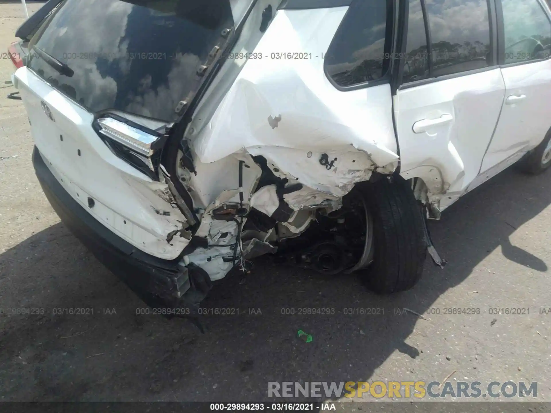 6 Фотография поврежденного автомобиля 2T3W1RFV7LC053956 TOYOTA RAV4 2020
