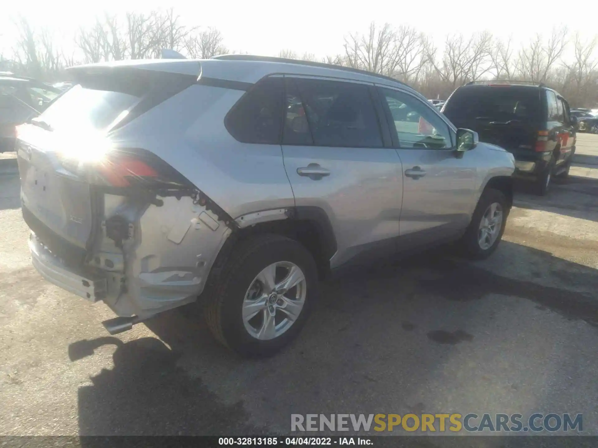 4 Photograph of a damaged car 2T3W1RFV7LC055383 TOYOTA RAV4 2020