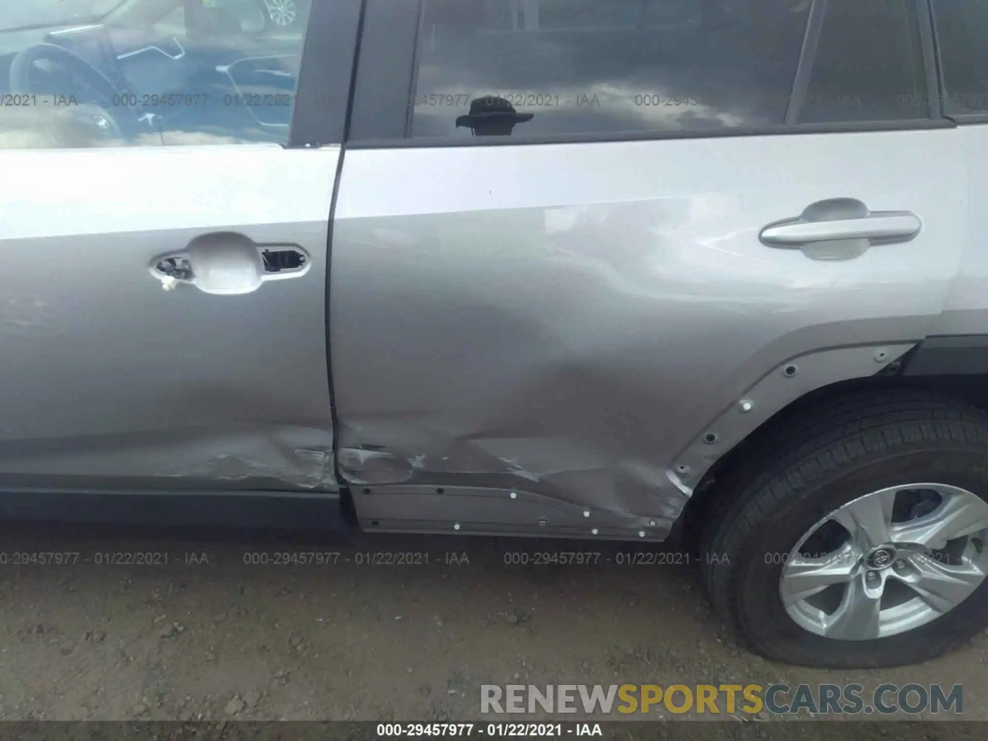 6 Photograph of a damaged car 2T3W1RFV7LC055996 TOYOTA RAV4 2020